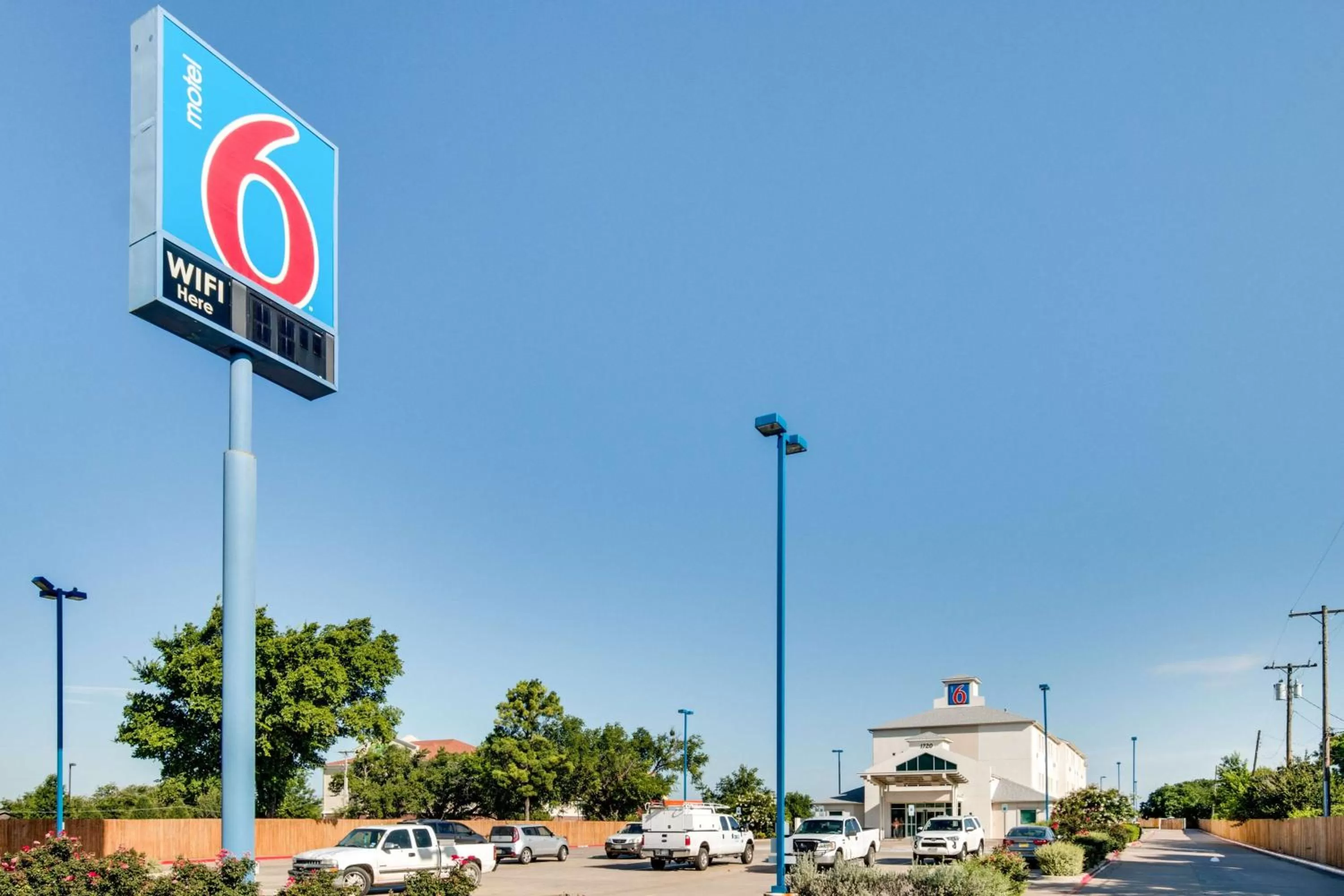 Property building in Motel 6-Cleburne, TX