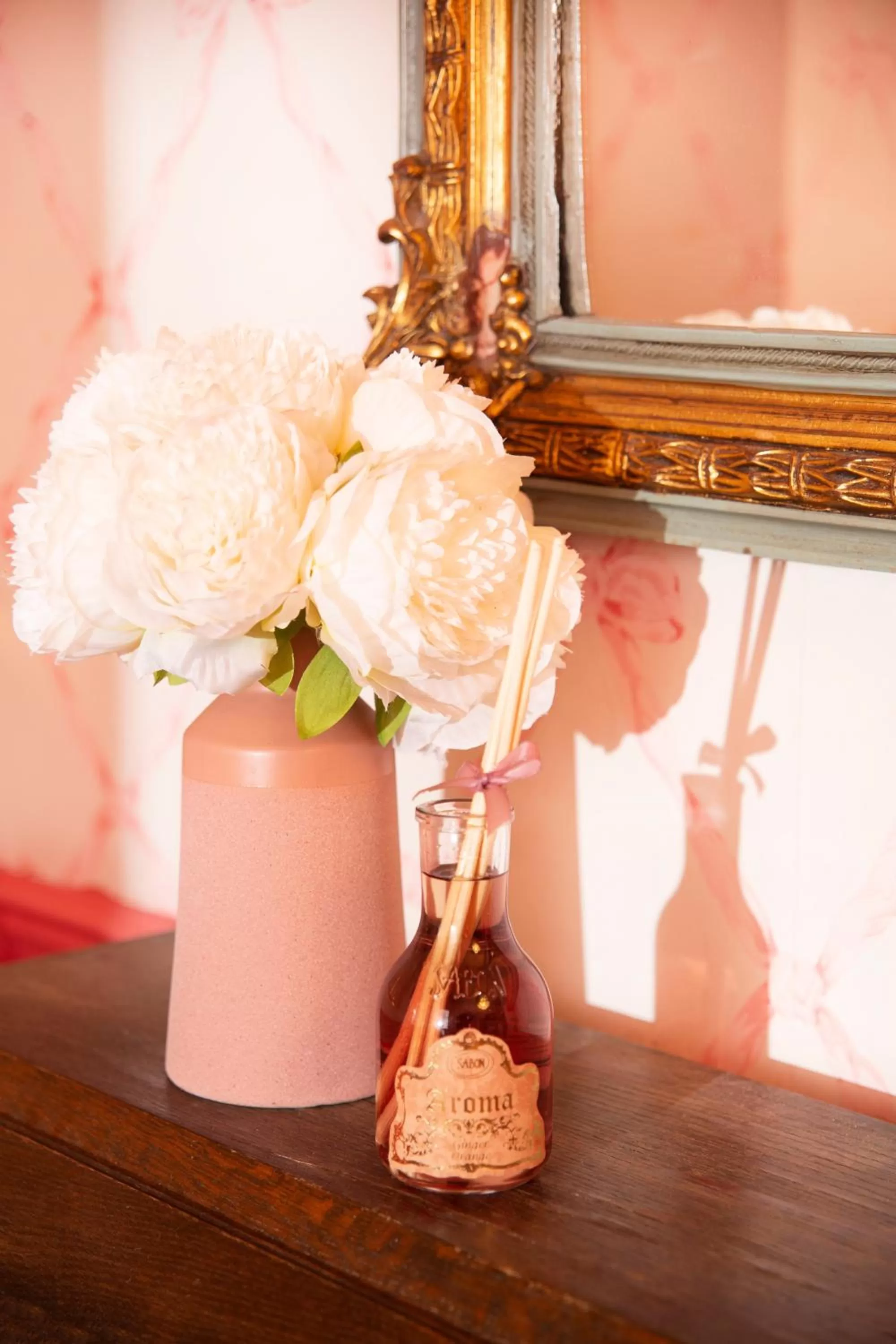 Decorative detail in The Elliot - Adults only