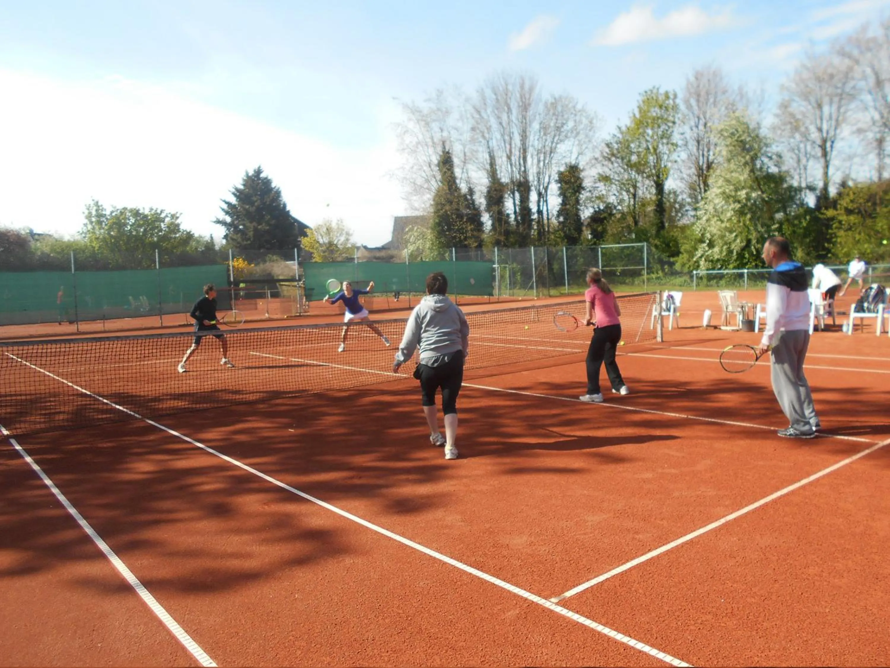 Tennis court in Sport- und Tagungshotel De Poort