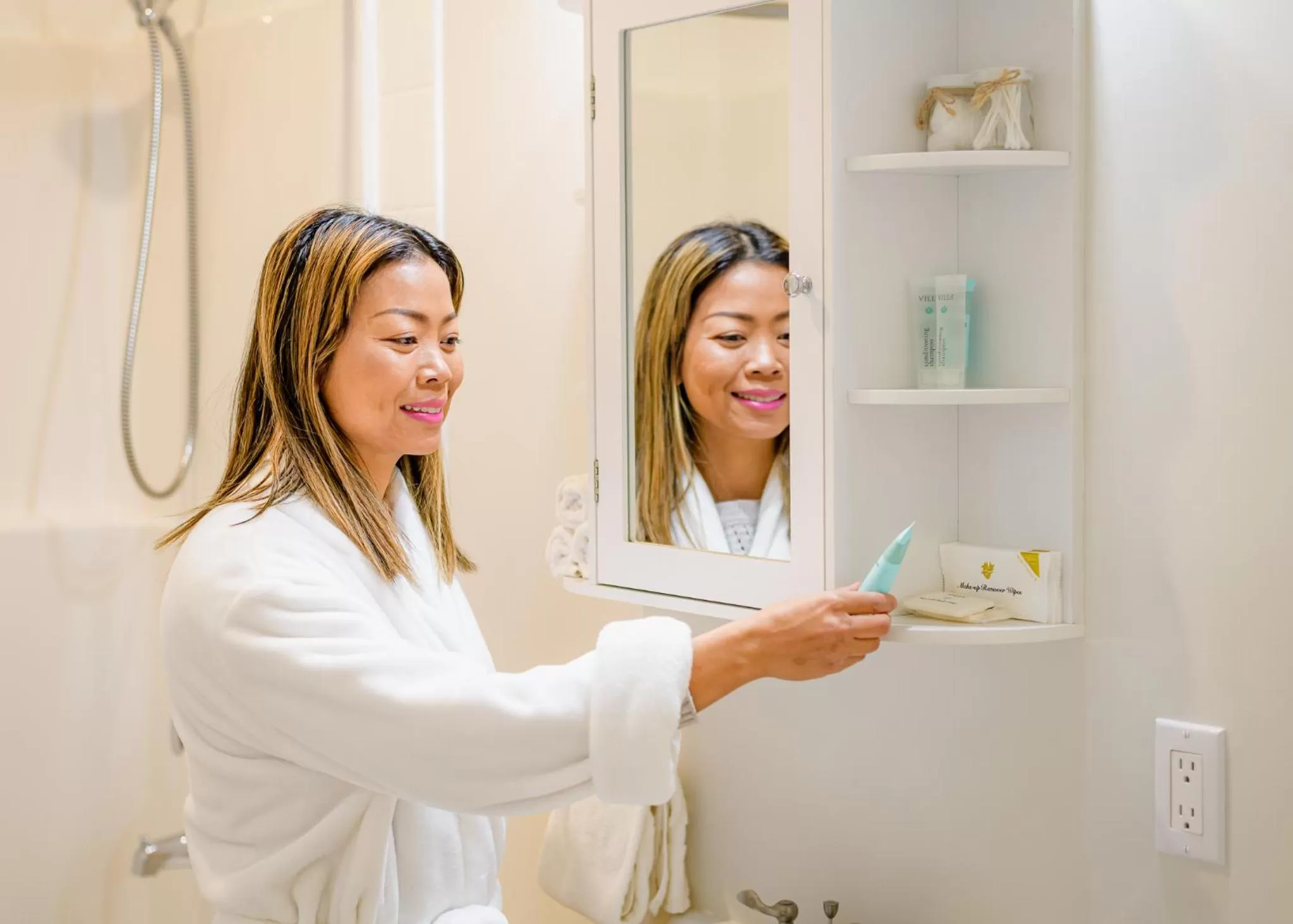 People in Barefoot Villas and Retreat