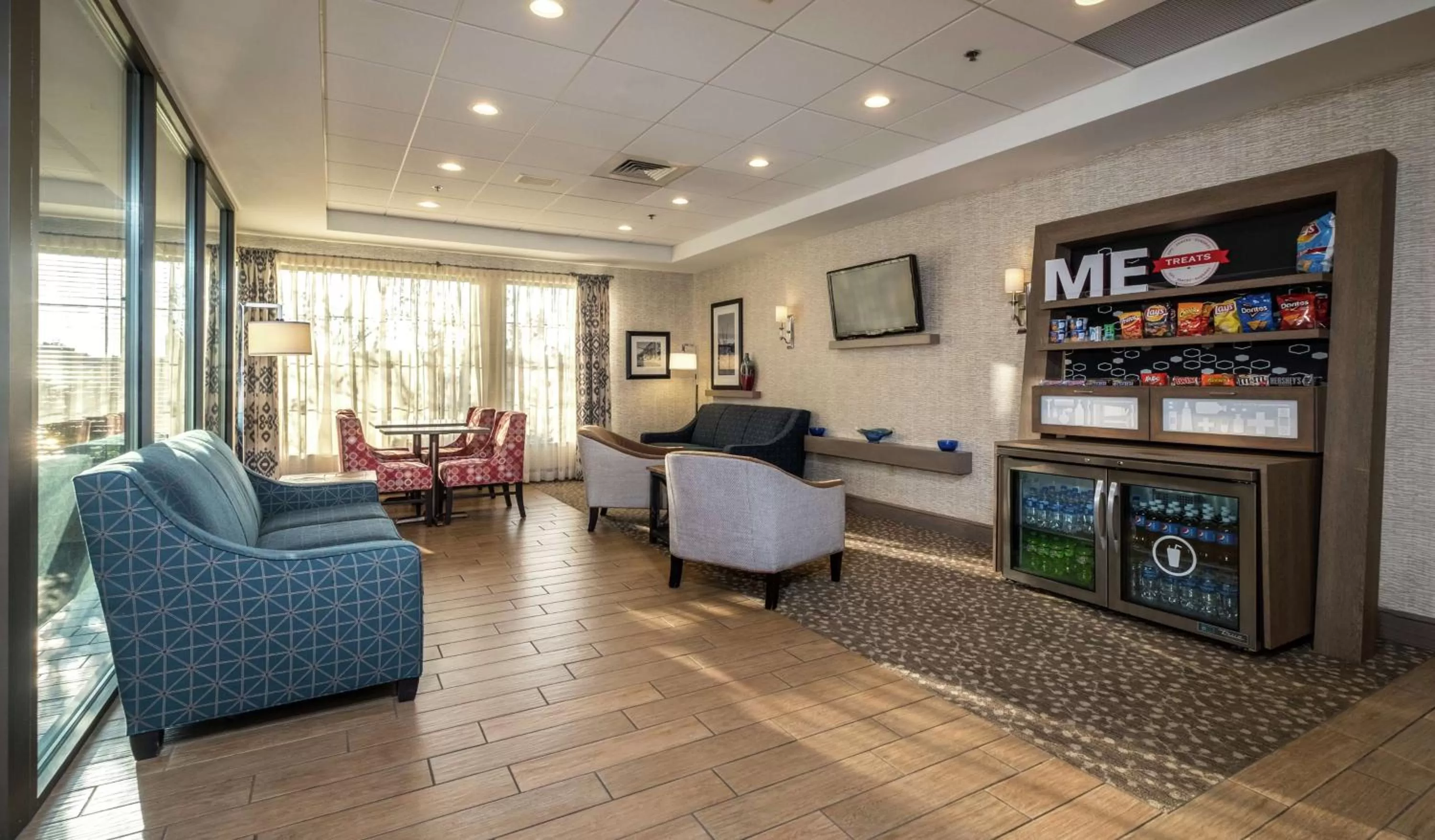 Lobby or reception in Hampton Inn Freeport/Brunswick