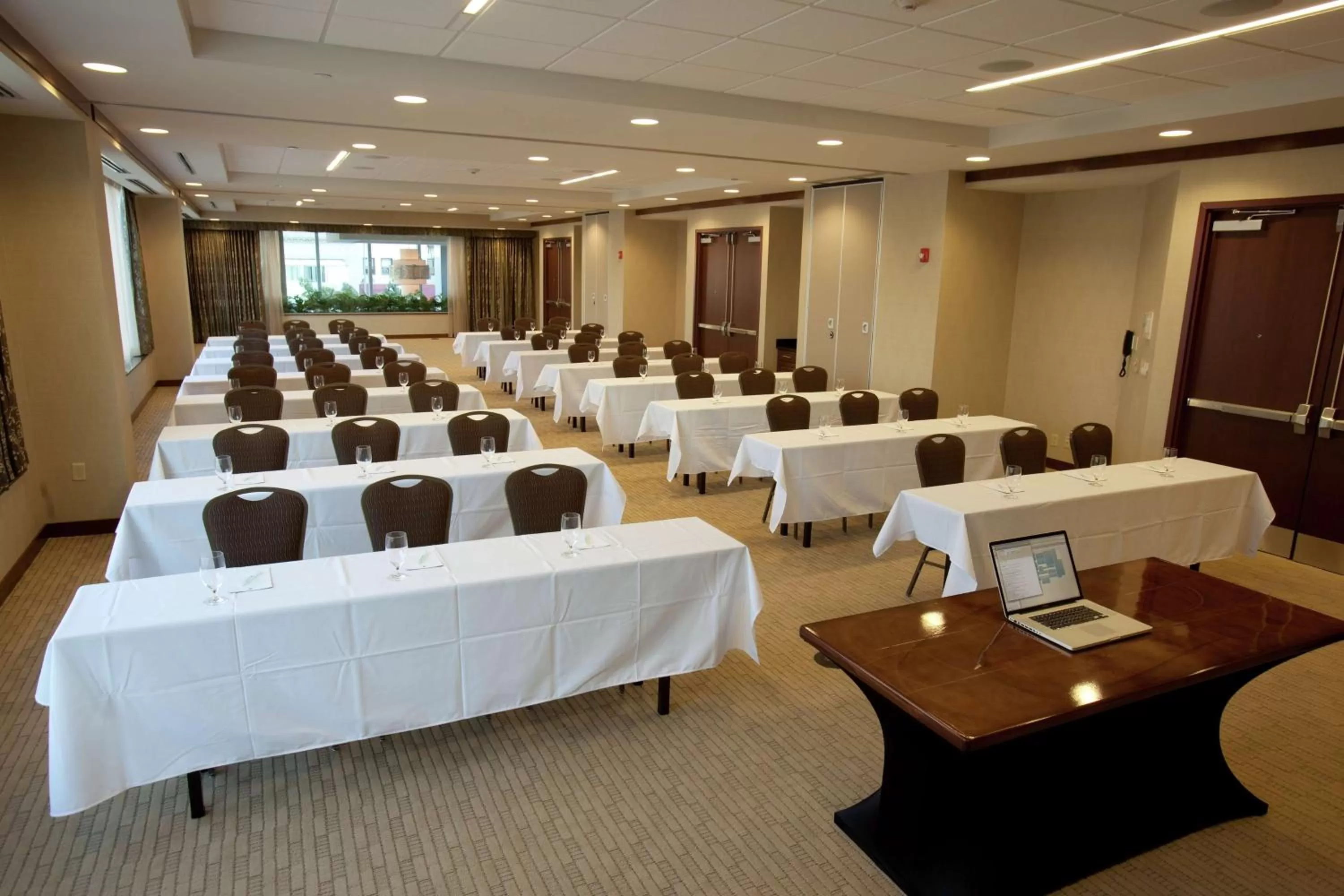 Meeting/conference room in Embassy Suites Buffalo