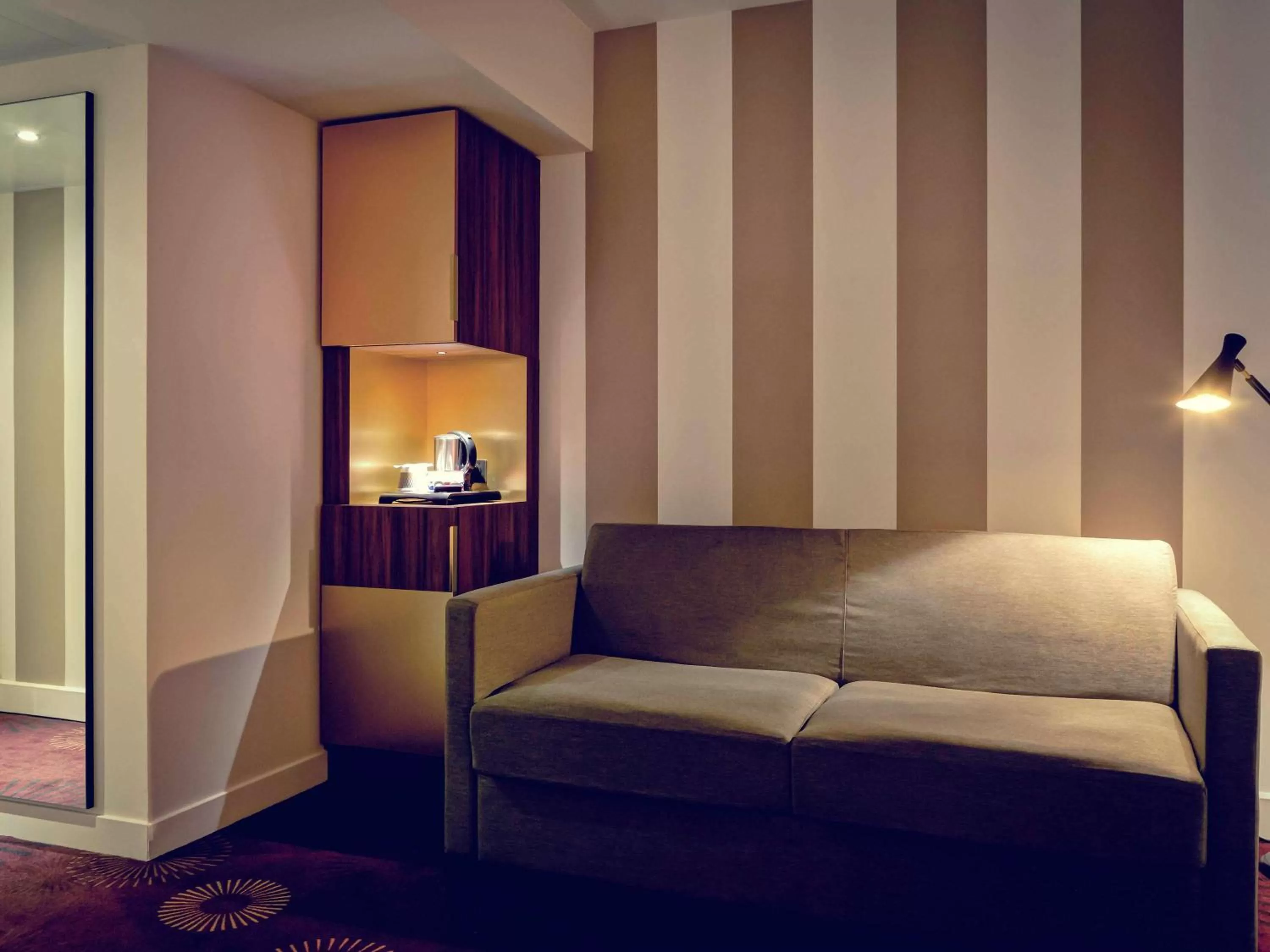 Photo of the whole room in Mercure Lyon Centre Plaza République