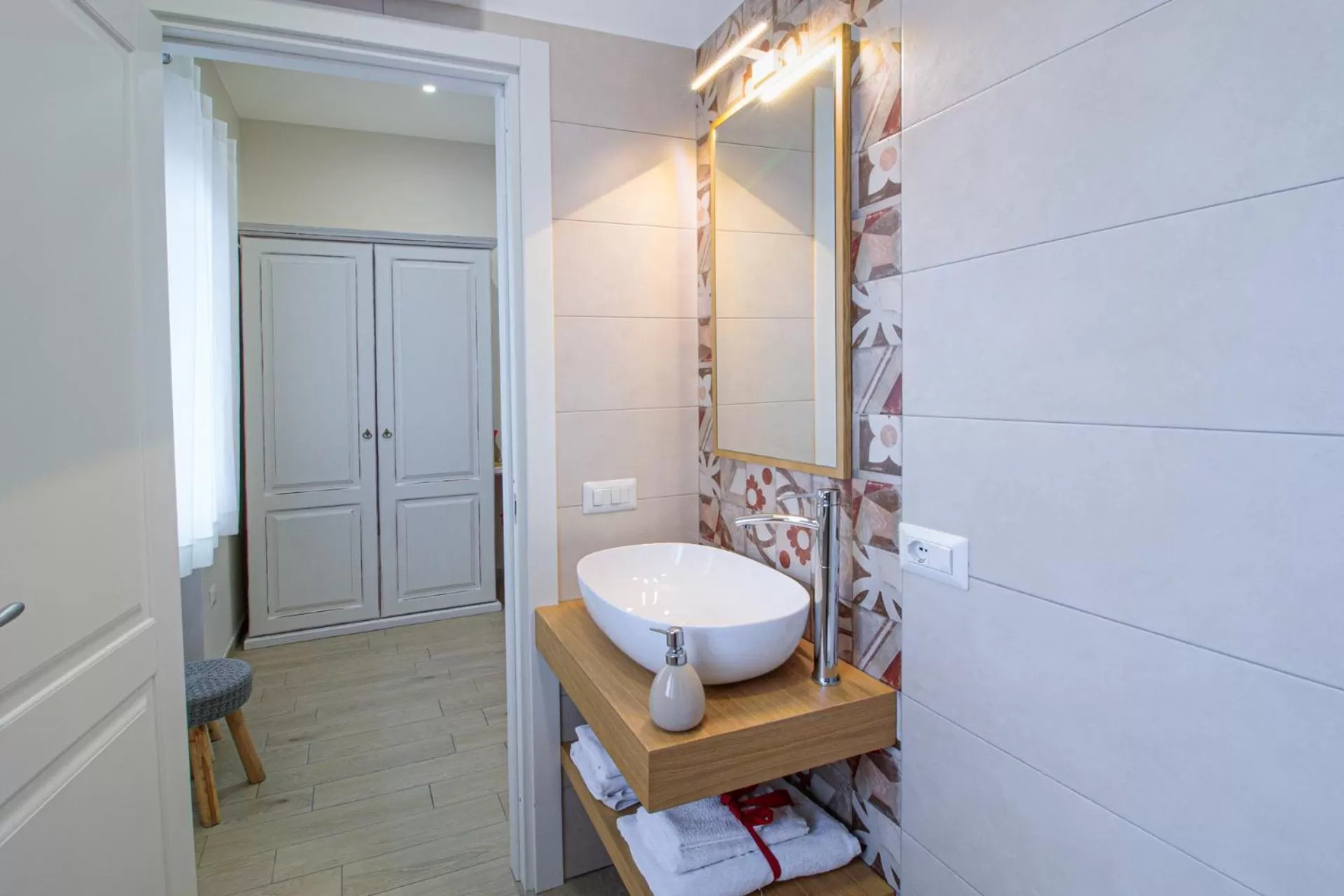 Bathroom in Nolana '86