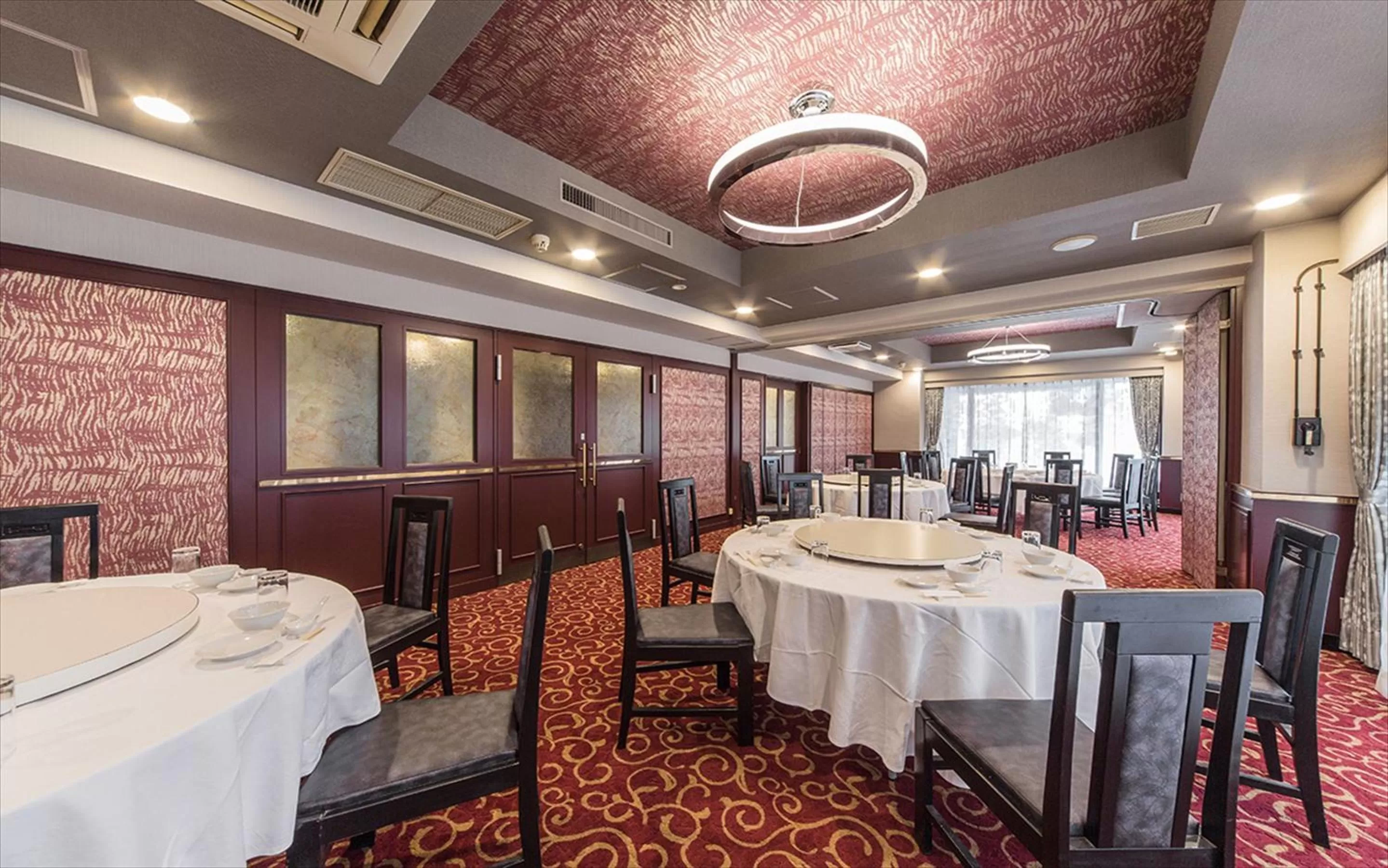 Restaurant/places to eat in Hotel Sun White