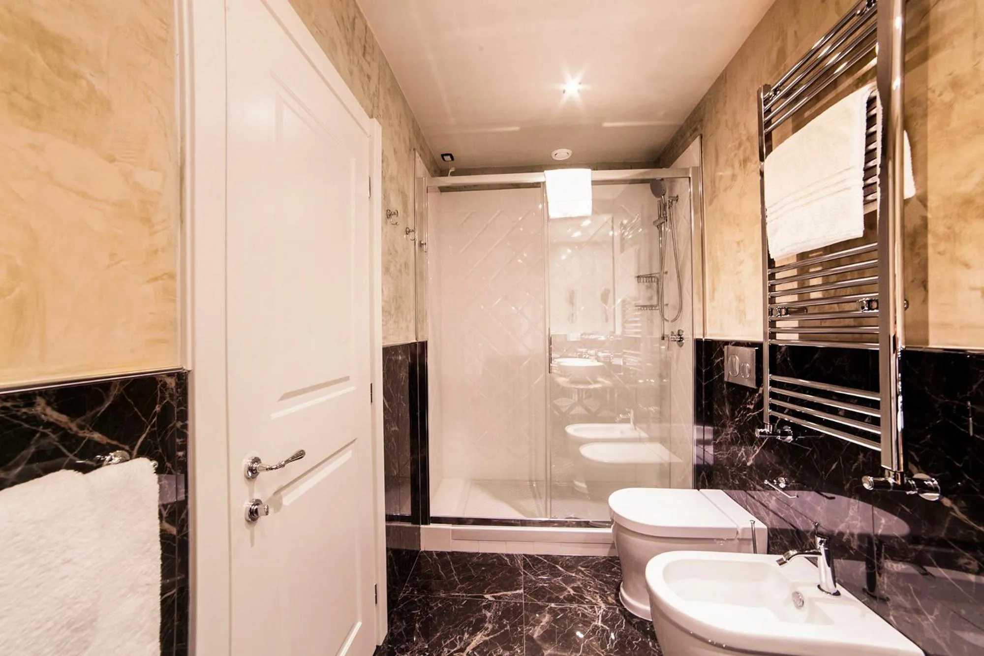 Bathroom in Boutique Hotel Hugo