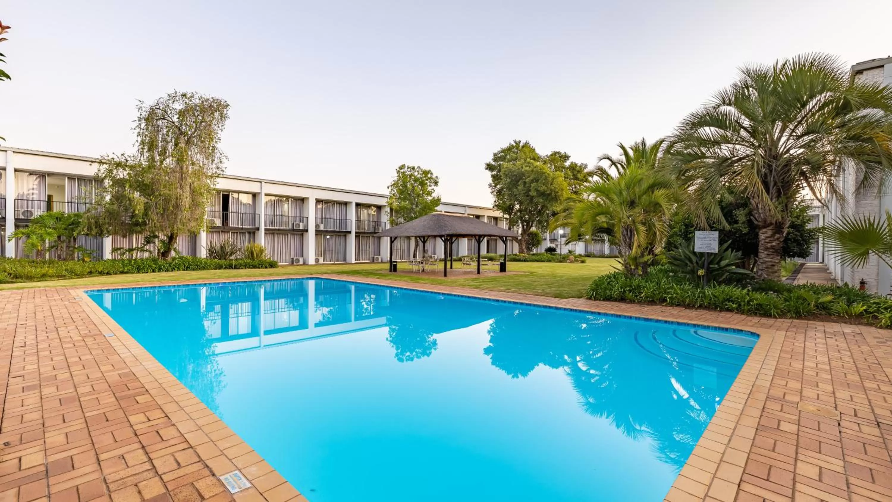 African Sky Newcastle Inn