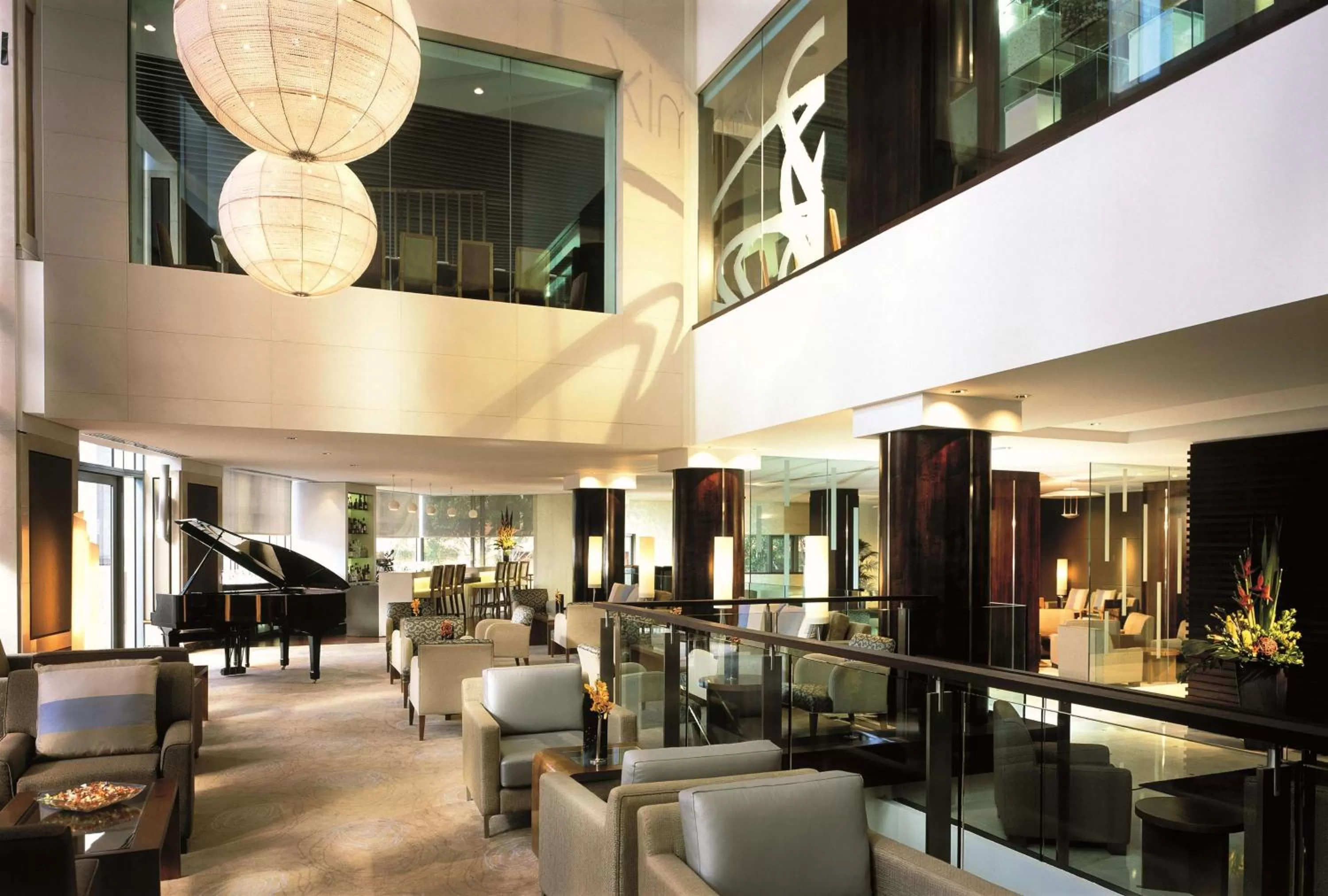 Lounge or bar in Shangri-La Sydney