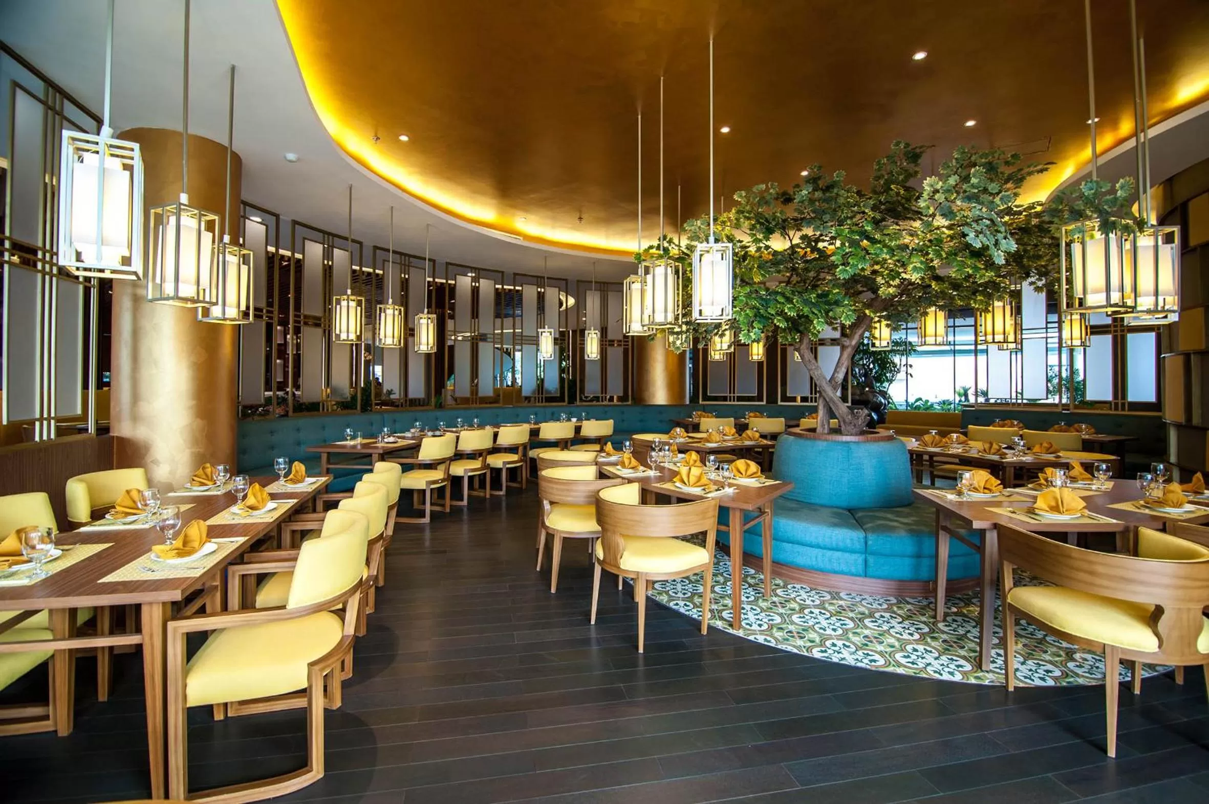 Restaurant/places to eat in Grand Soll Marina Hotel