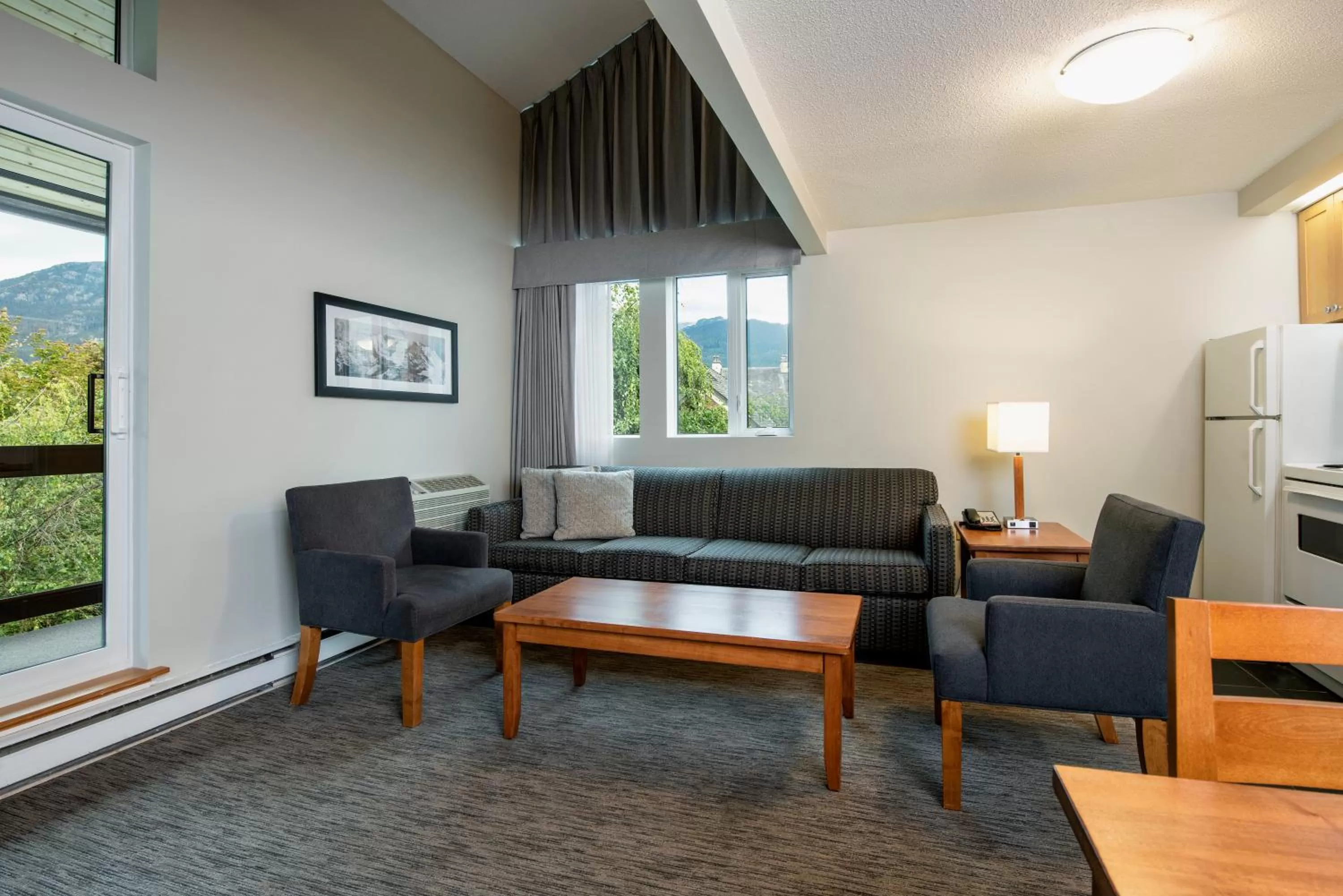 Living room in Whistler Village Inn & Suites