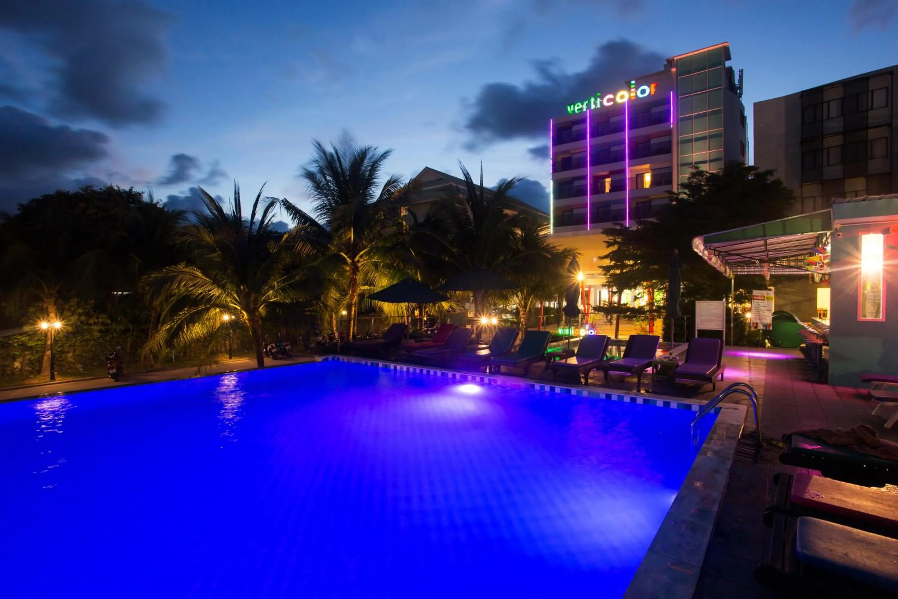 Sunset in Samui Verticolor