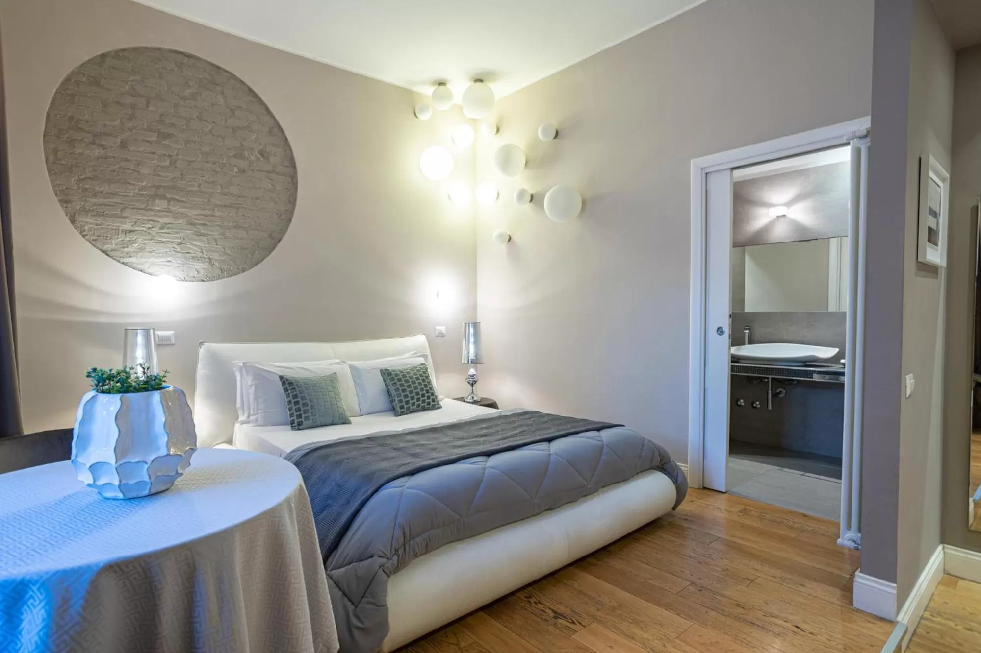 Bedroom, Bed in Cardilli Luxury Rooms