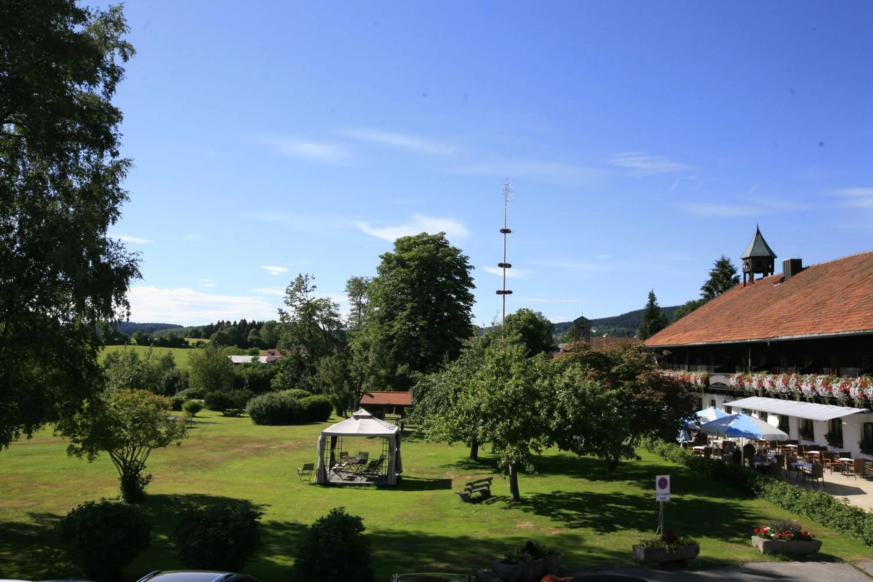 Garden view in Hotel Gut Schmelmerhof