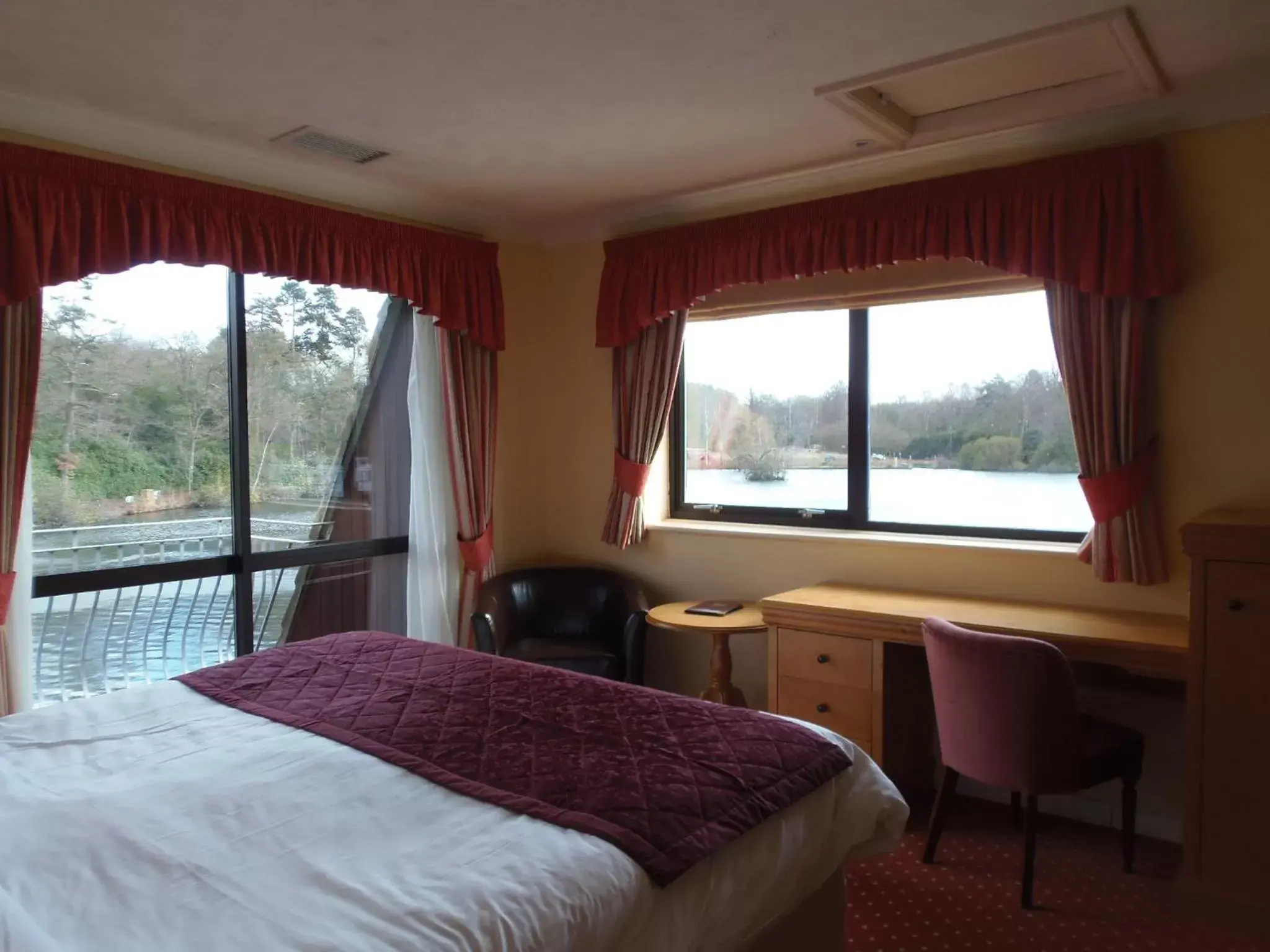 Double Room - single occupancy in Lakeside International Hotel Double Room - single occupancy in Lakeside International Hotel