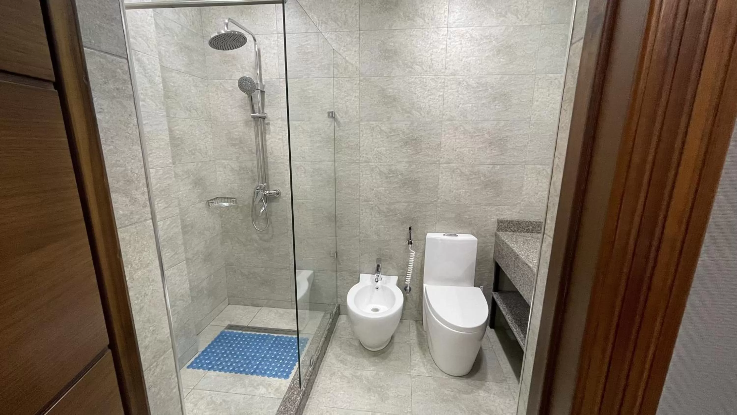 Bathroom in CHlNOR HOTEL