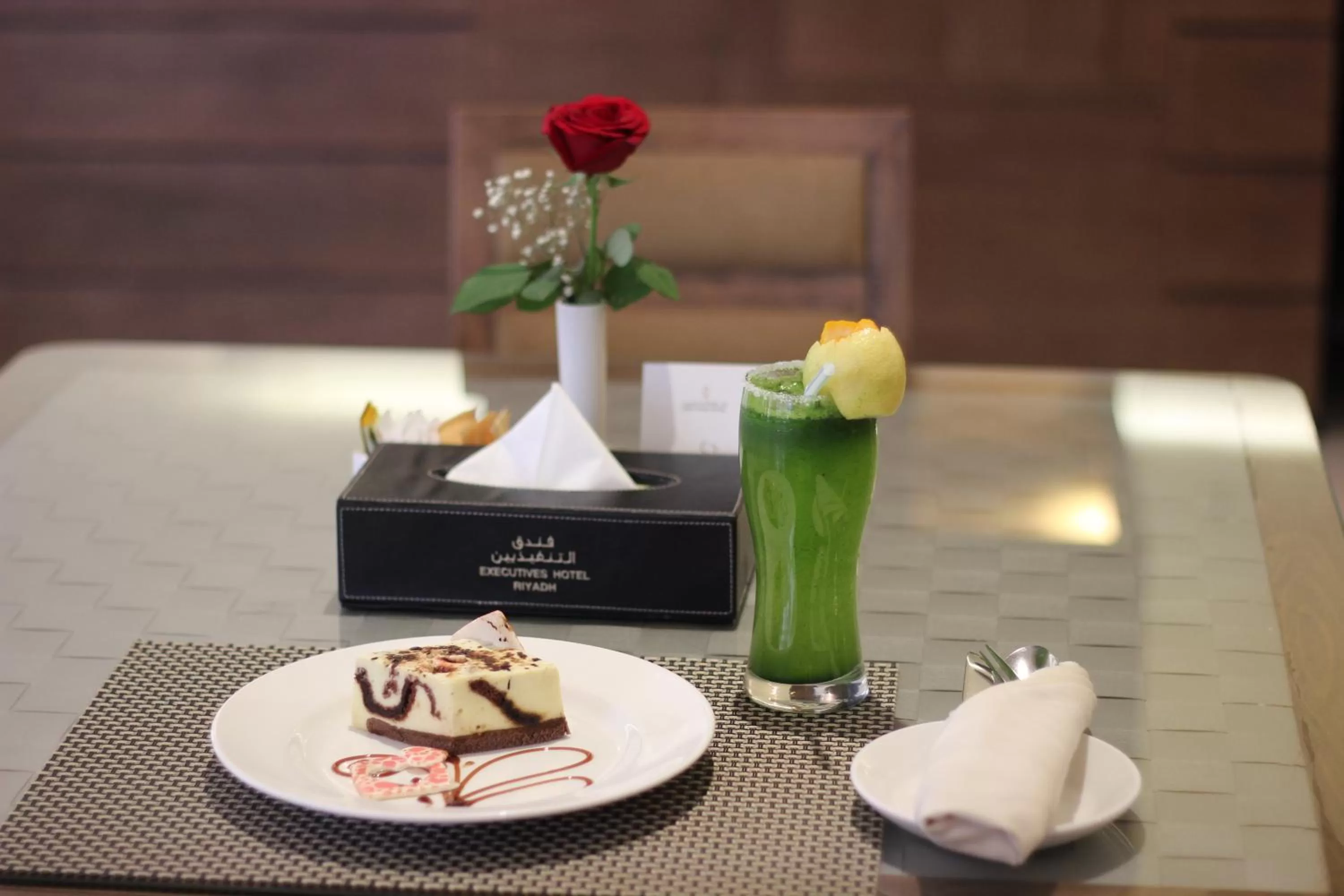 Food and drinks in Executives Hotel - Olaya