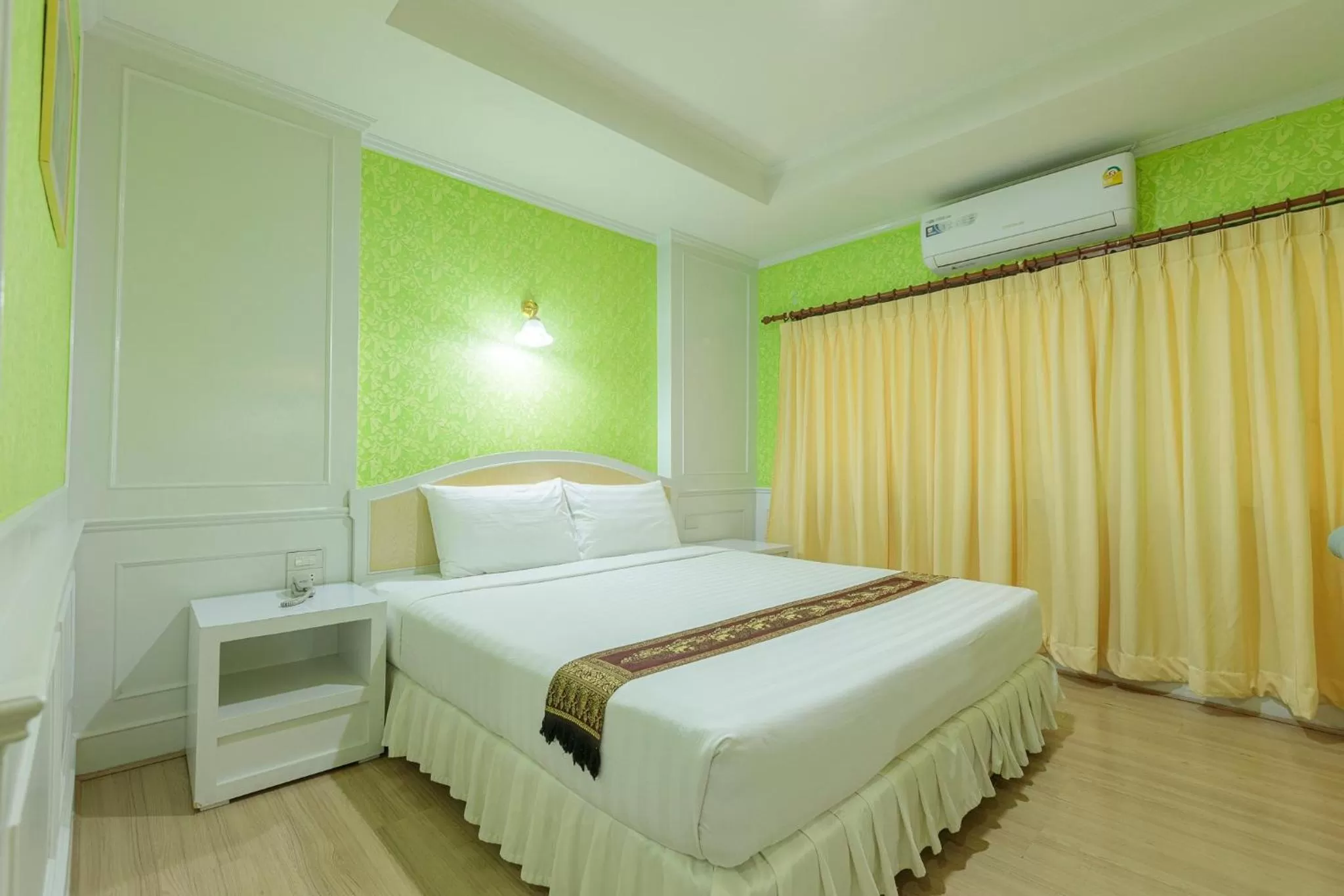 Bedroom, Bed in PJ Watergate Hotel