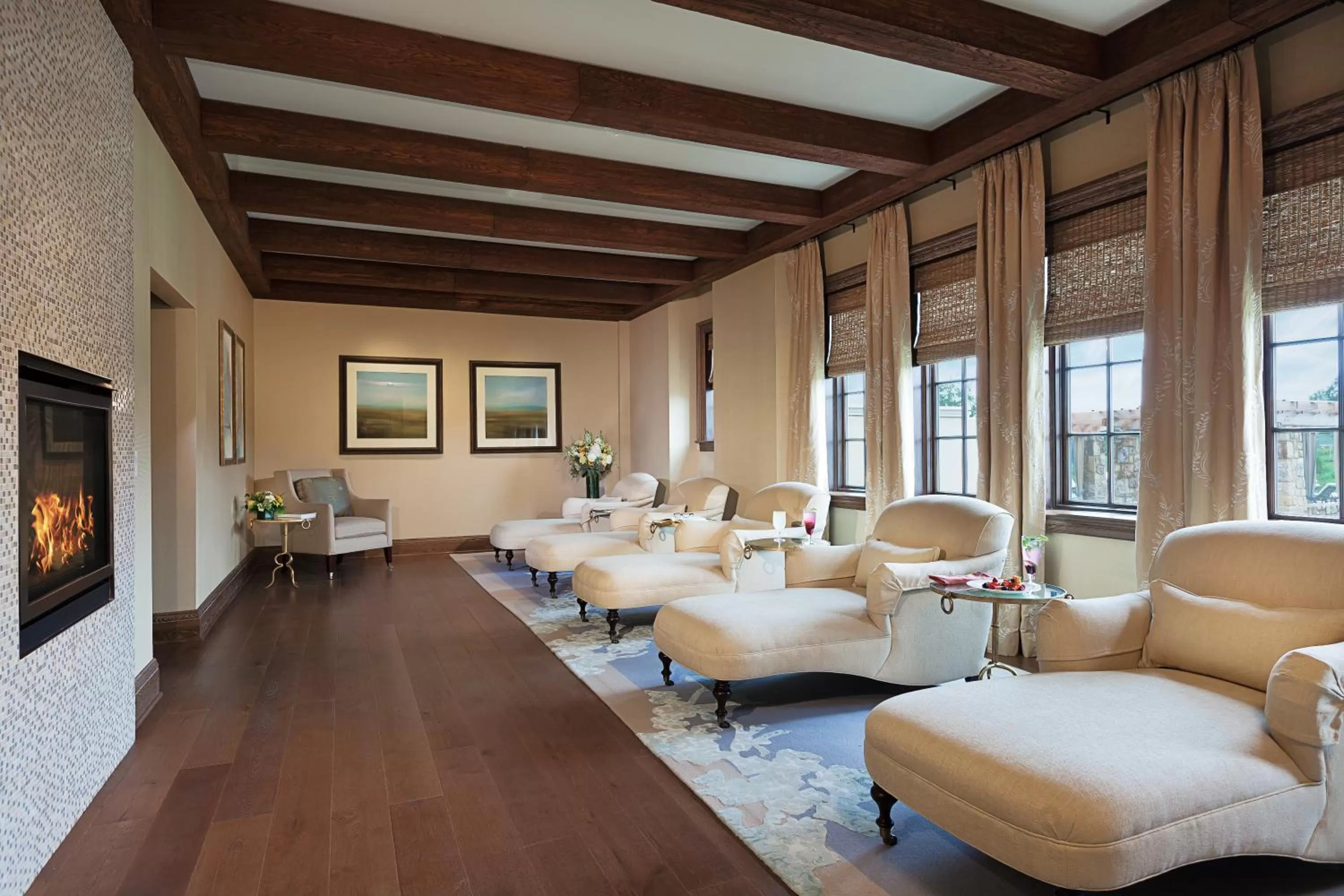 Communal lounge/ TV room in Salamander Resort and Spa