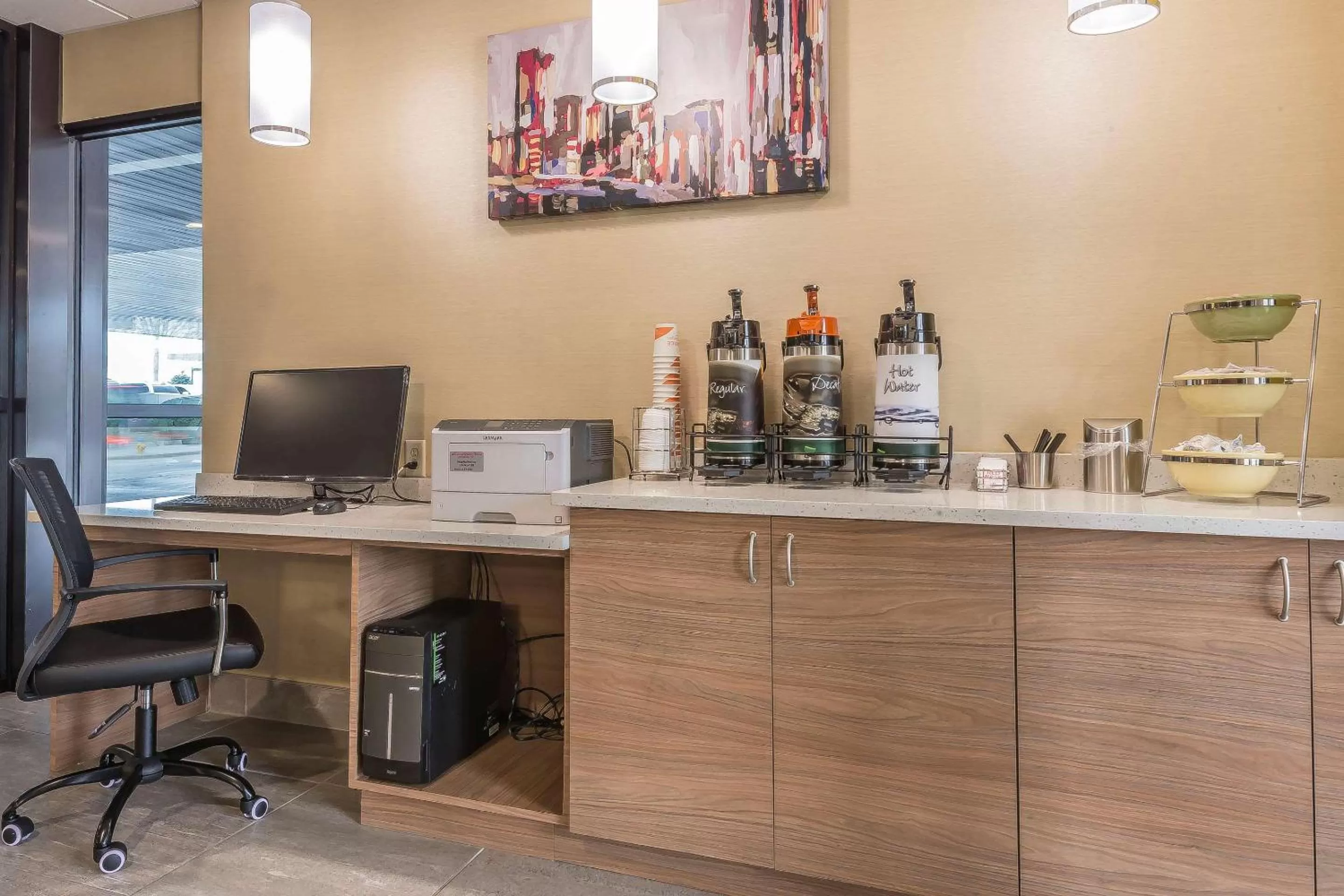 Business facilities in Quality Inn & Suites Windsor - Downtown