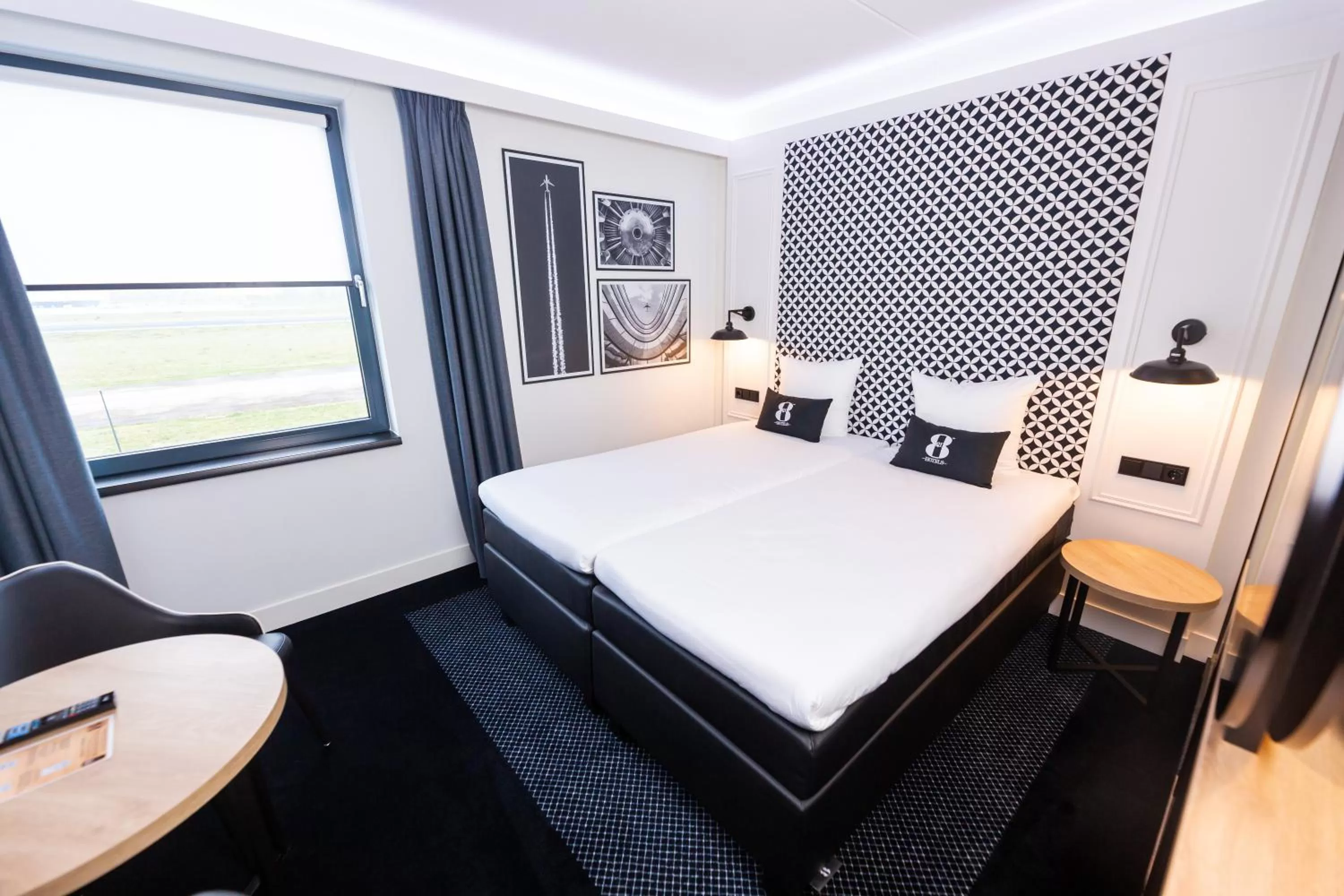 Bed in Gr8 Hotel Maastricht Aachen Airport