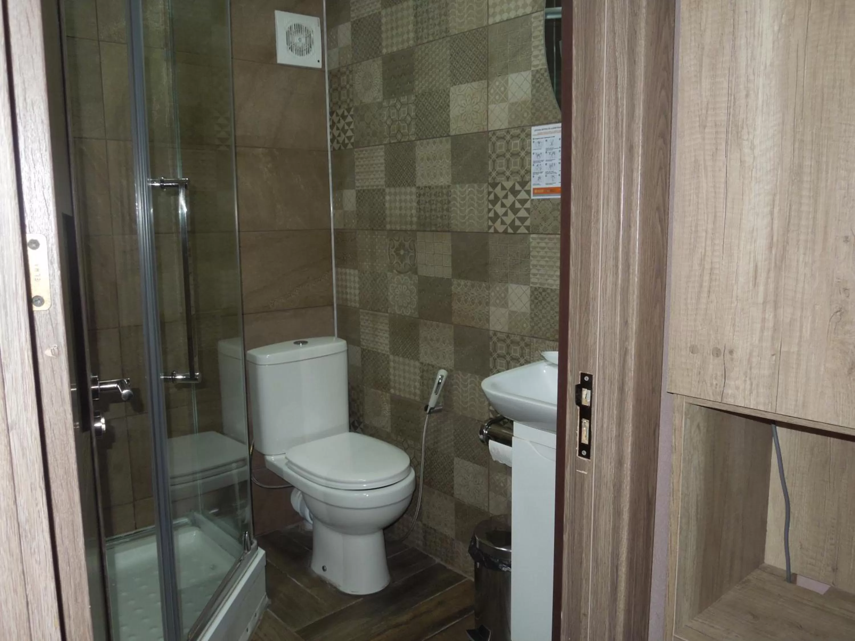 Toilet in Epic Meidan Hotel