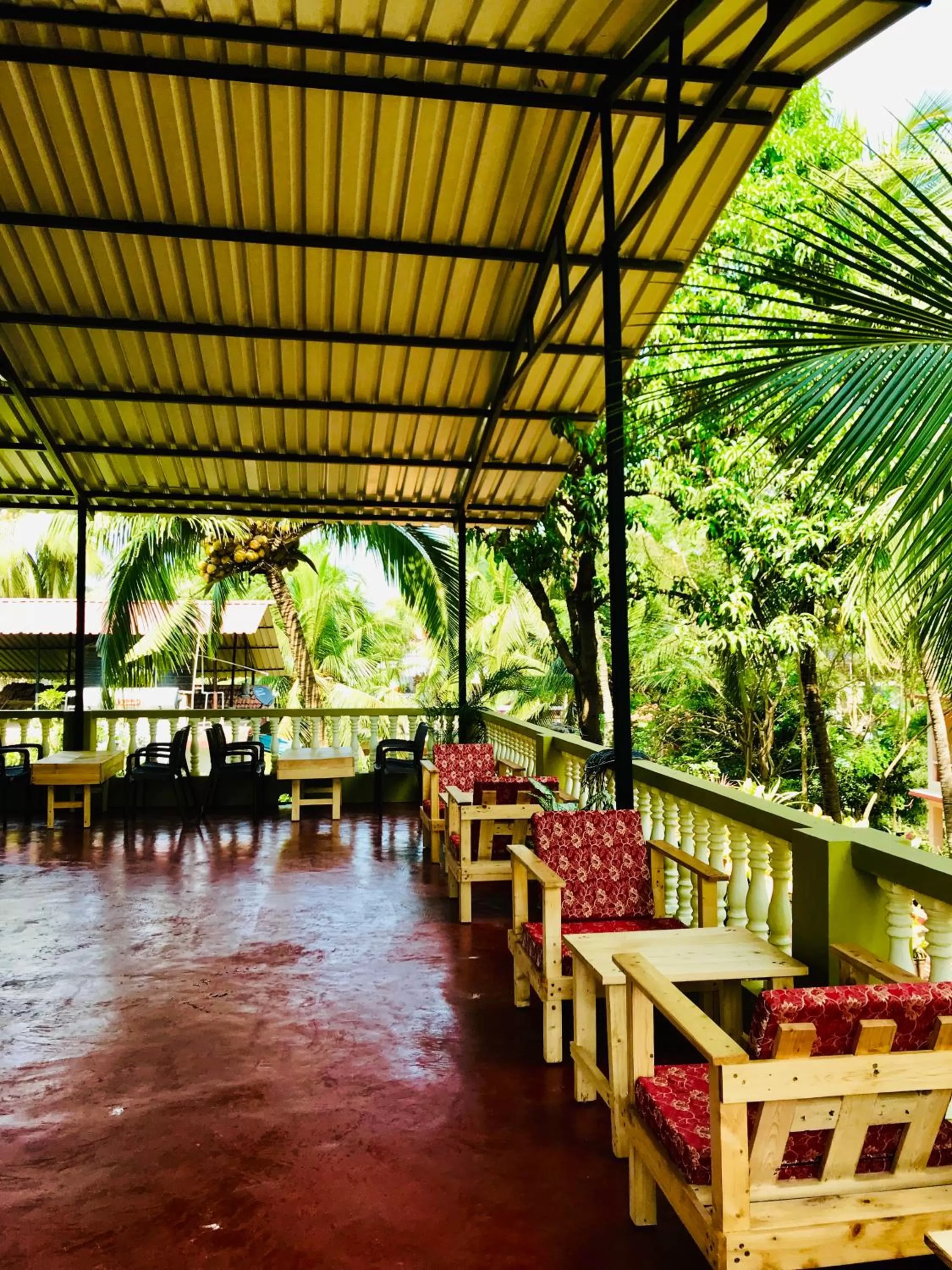 Restaurant/places to eat in LaligurasVilla Beachside Escape - 100m to Beach