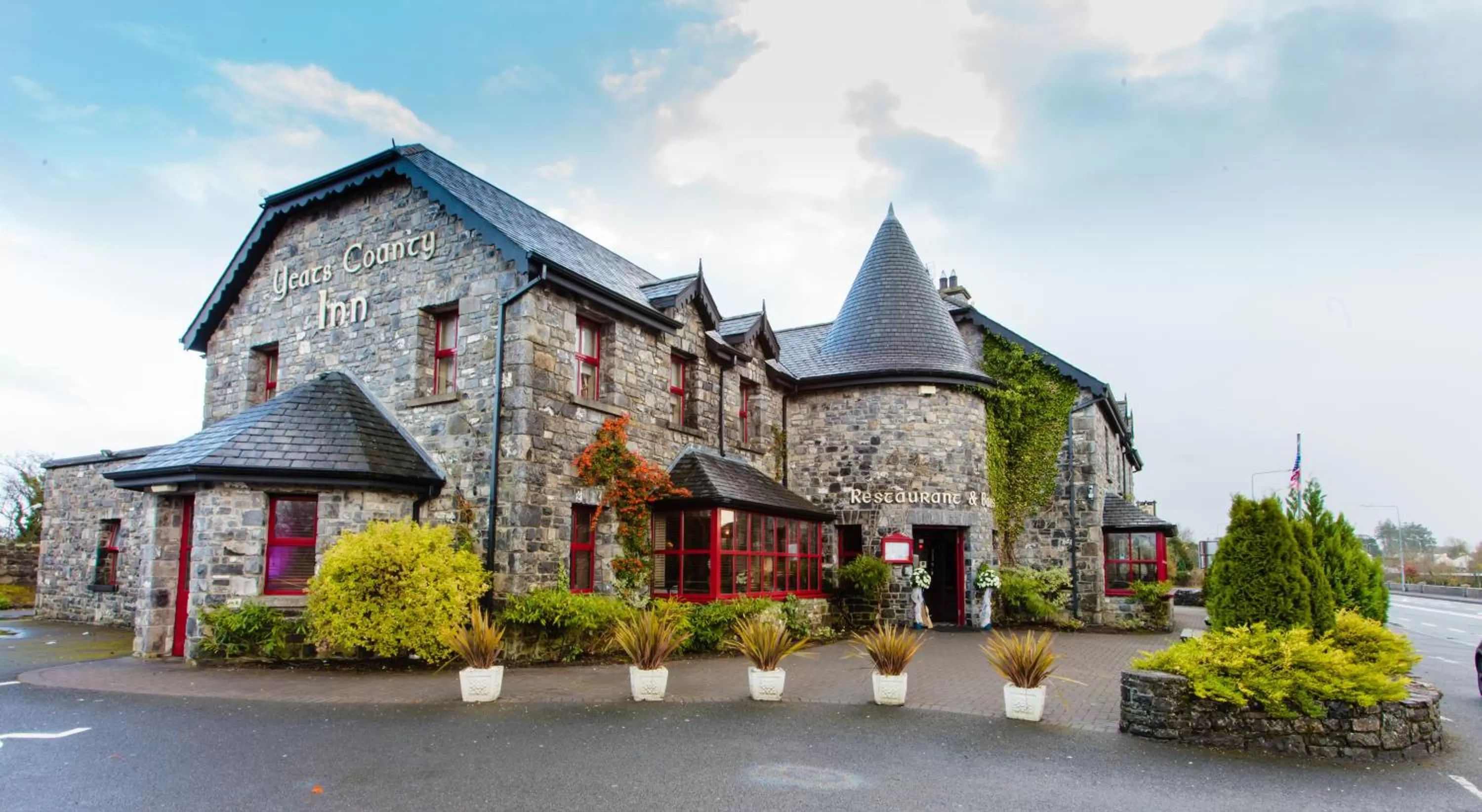 Nearby landmark in The Yeats County Inn Hotel