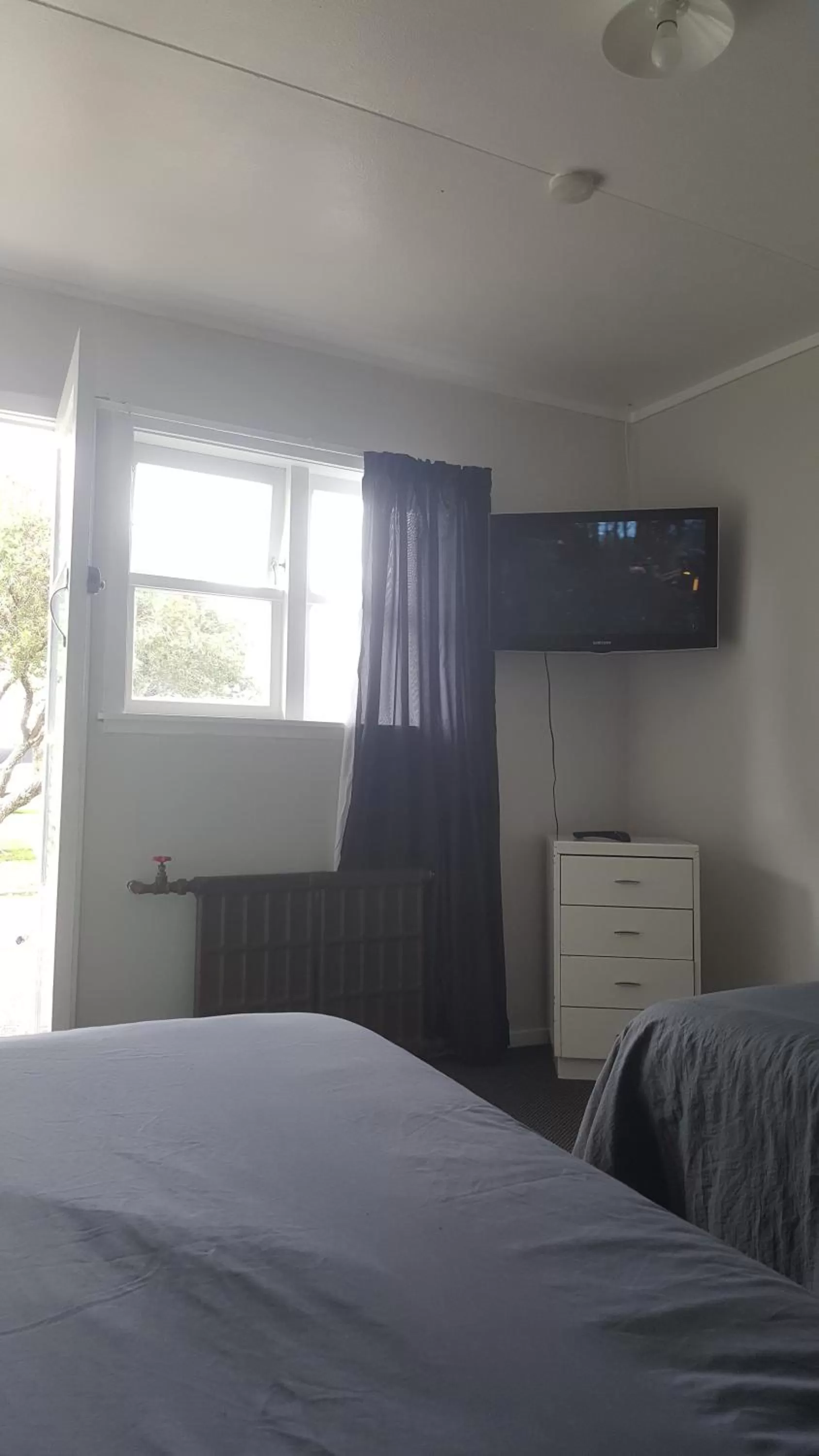 Photo of the whole room, Bed in Oasis Motel & Holiday Park Turangi