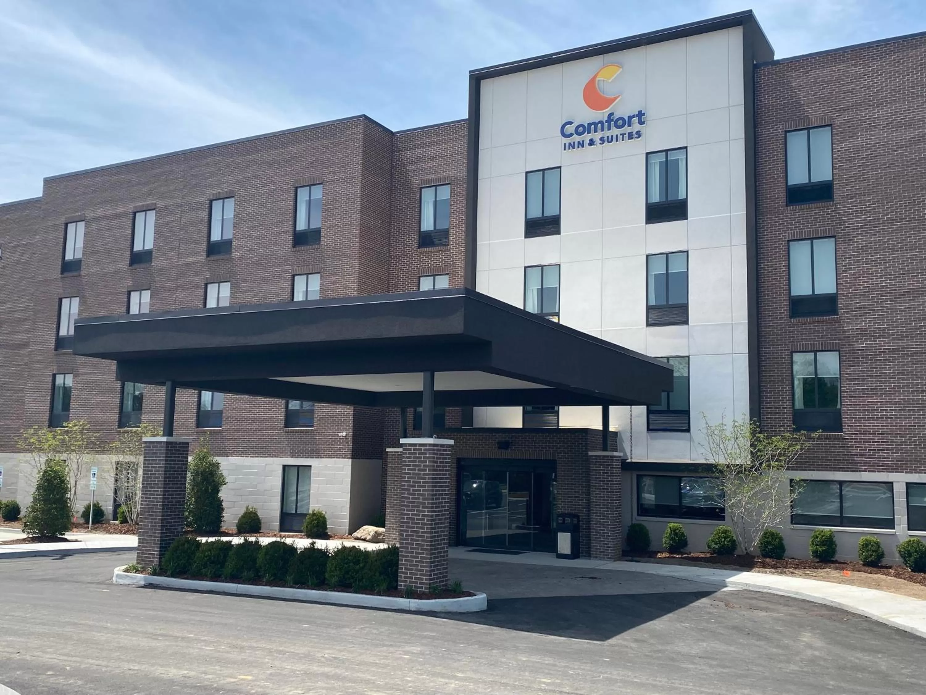 Property building in Comfort Inn & Suites Gallatin - Nashville Metro
