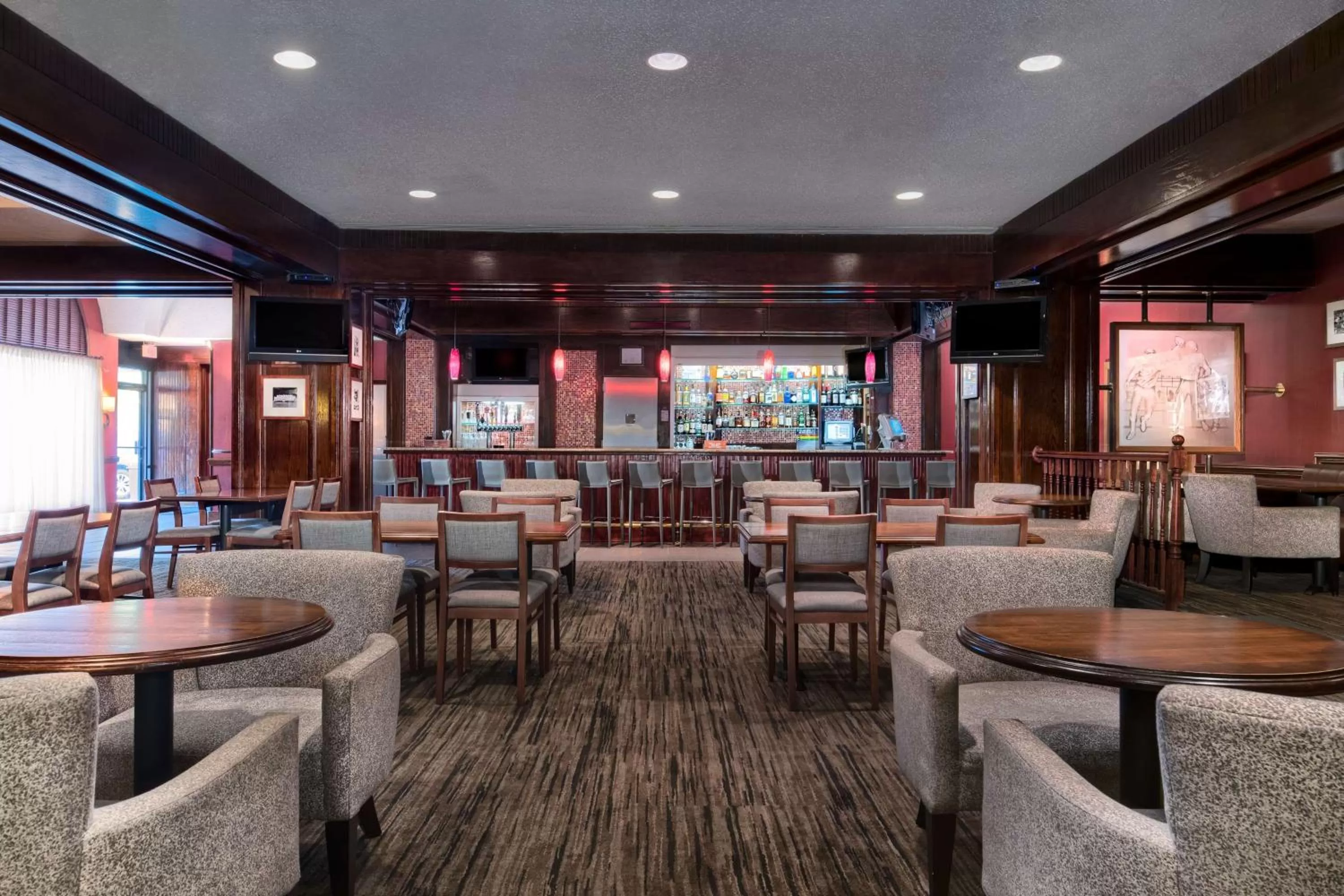 Restaurant/places to eat in DoubleTree by Hilton Philadelphia Airport