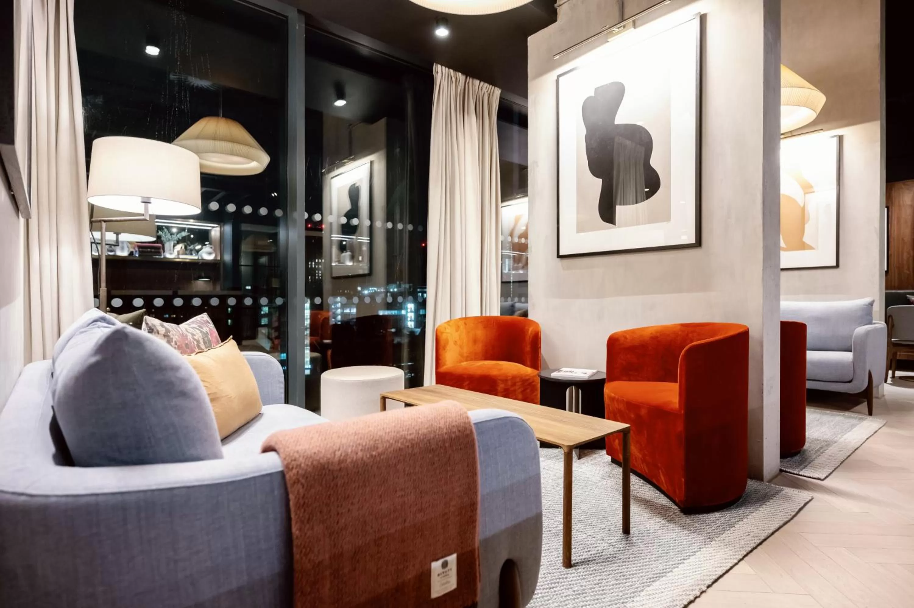 Dining area in Wilde Aparthotels Manchester City Centre