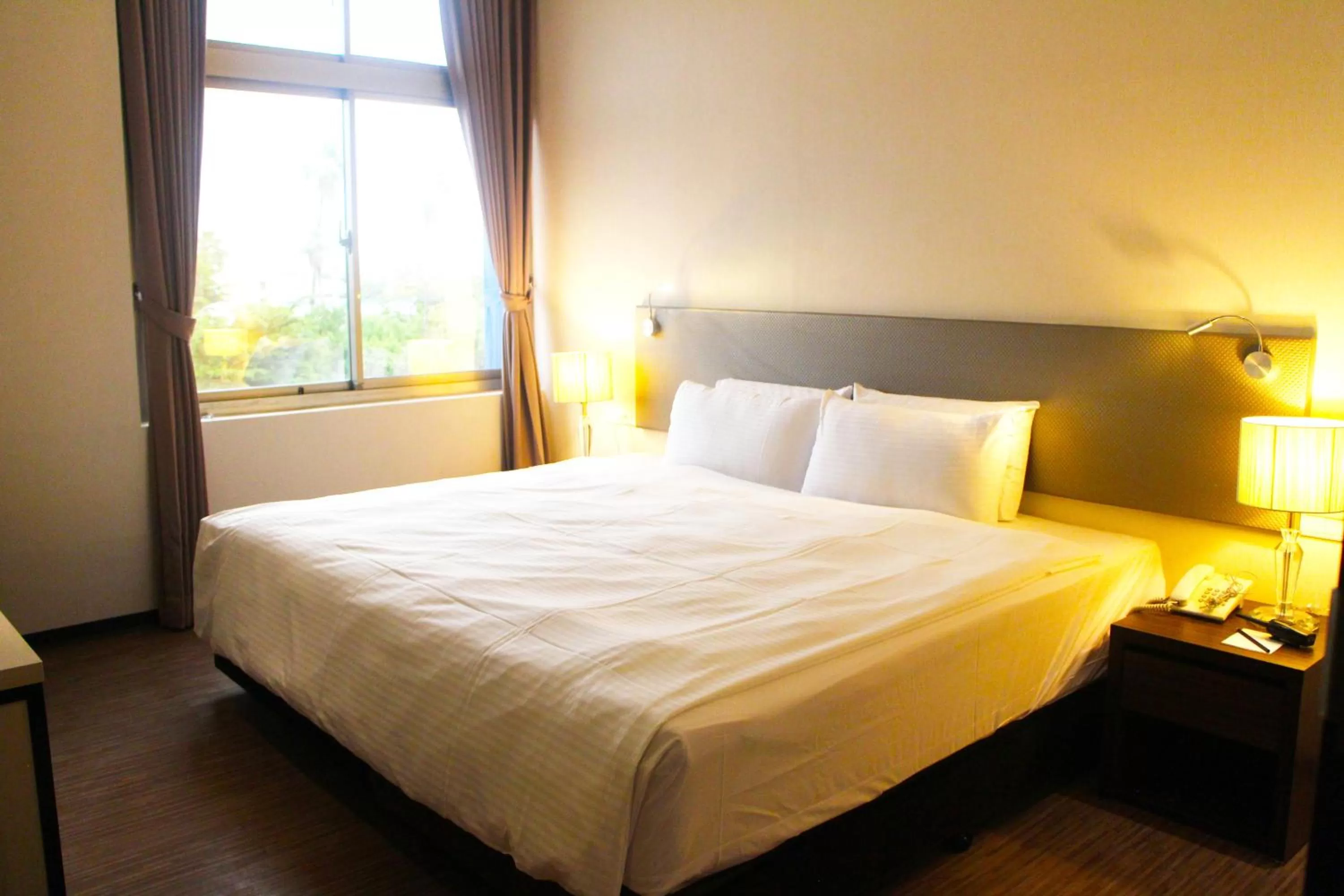 Standard Double Room in Holiday Garden Hotel SKM Park