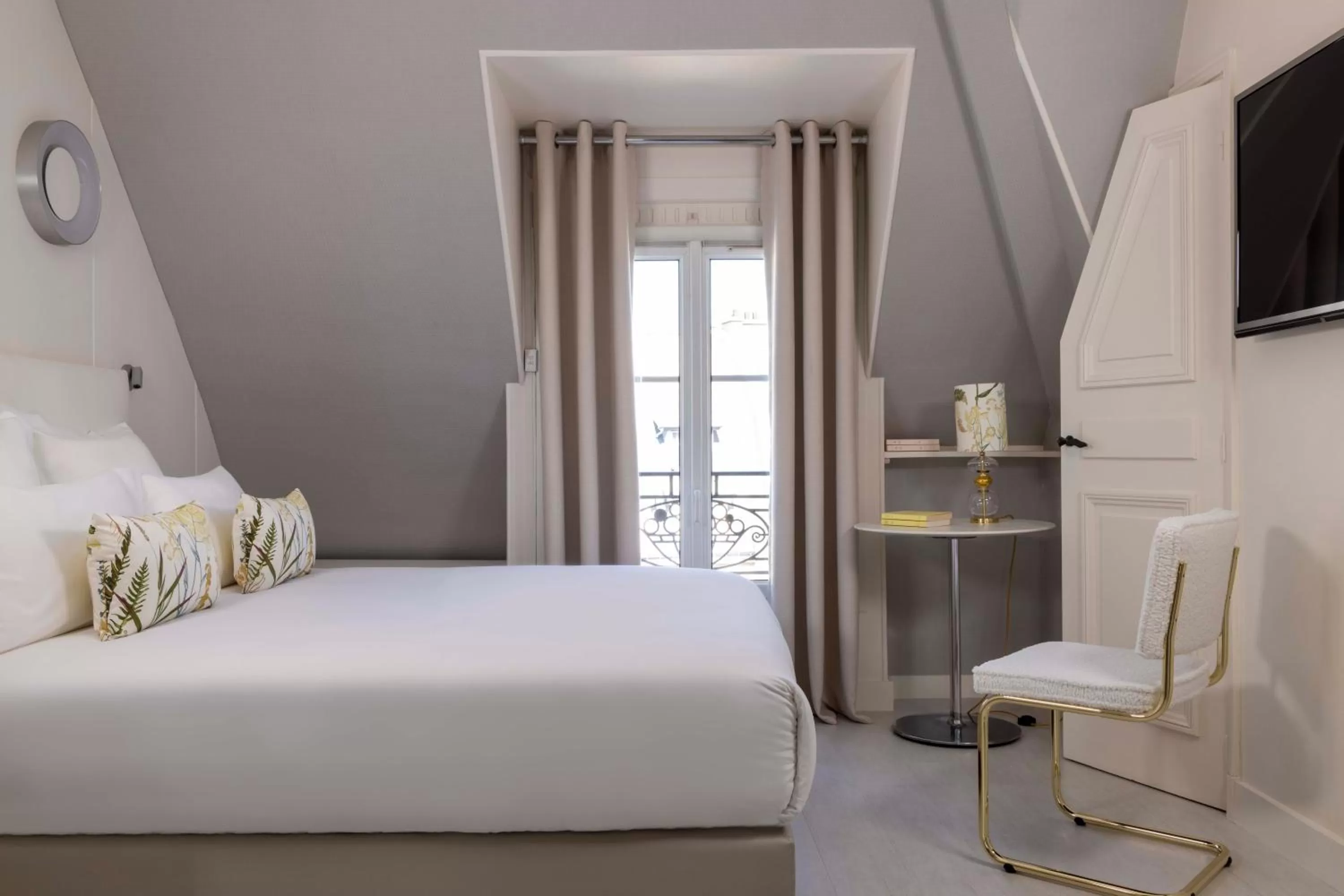 Bed in Hôtel de Banville