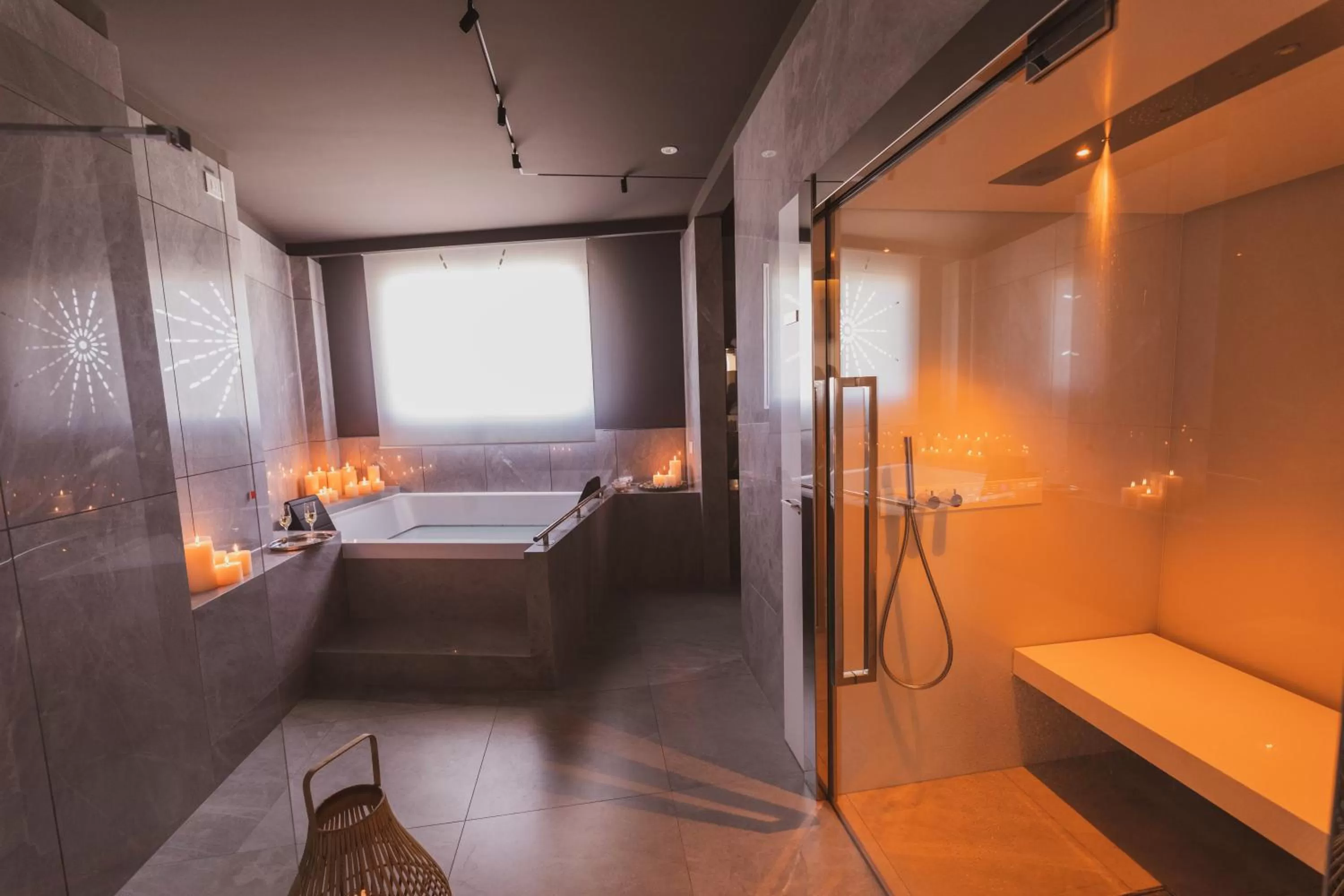 Toilet, Bed in Callistos Hotel & Spa