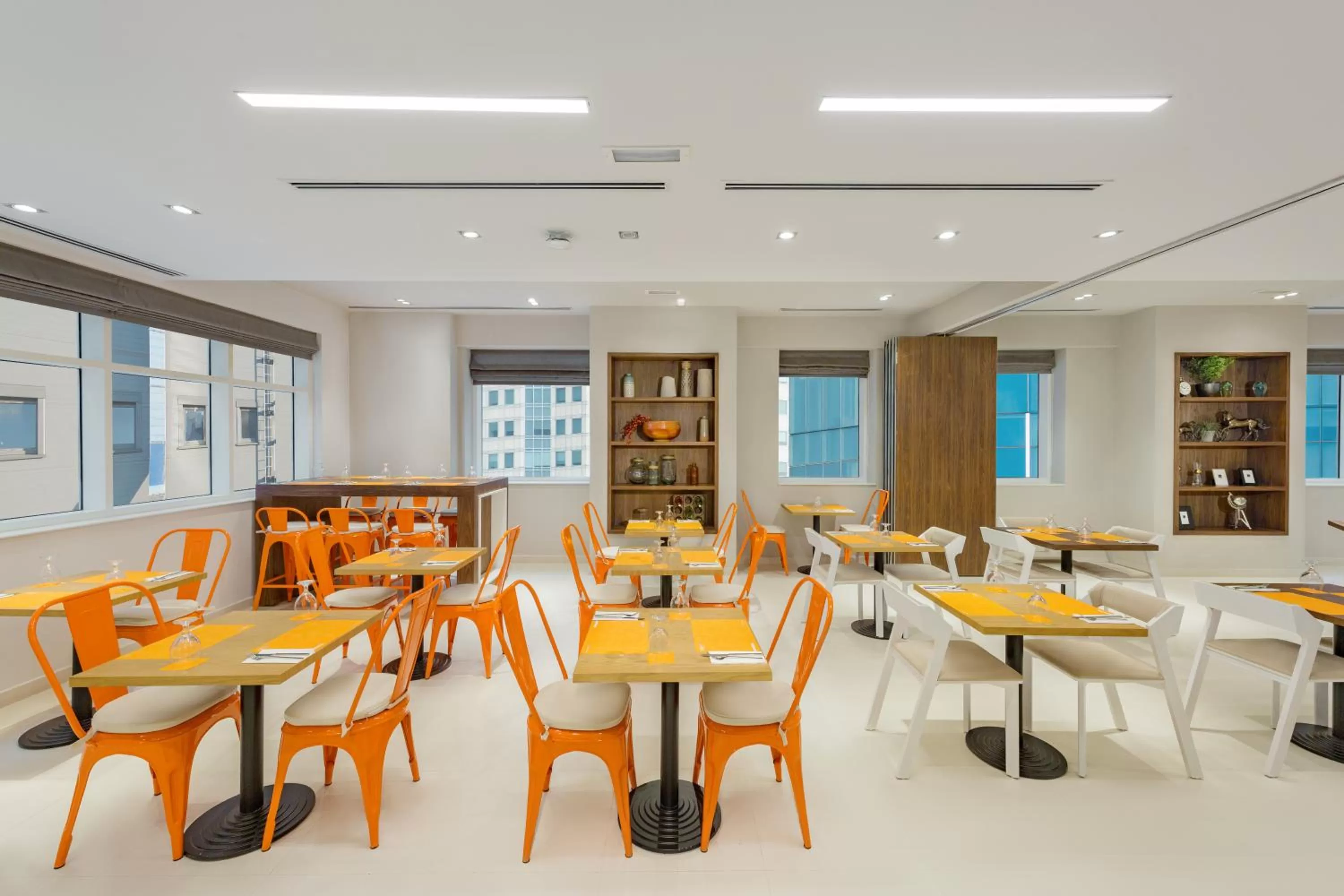 Restaurant/places to eat in Citymax Hotel Al Barsha