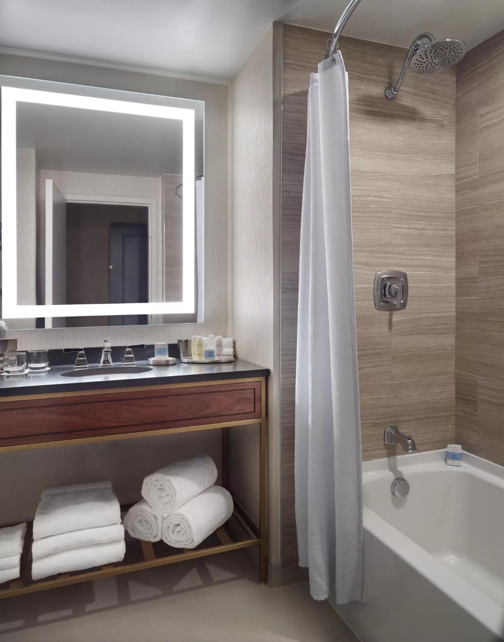 Bathroom in Omni Richmond Hotel