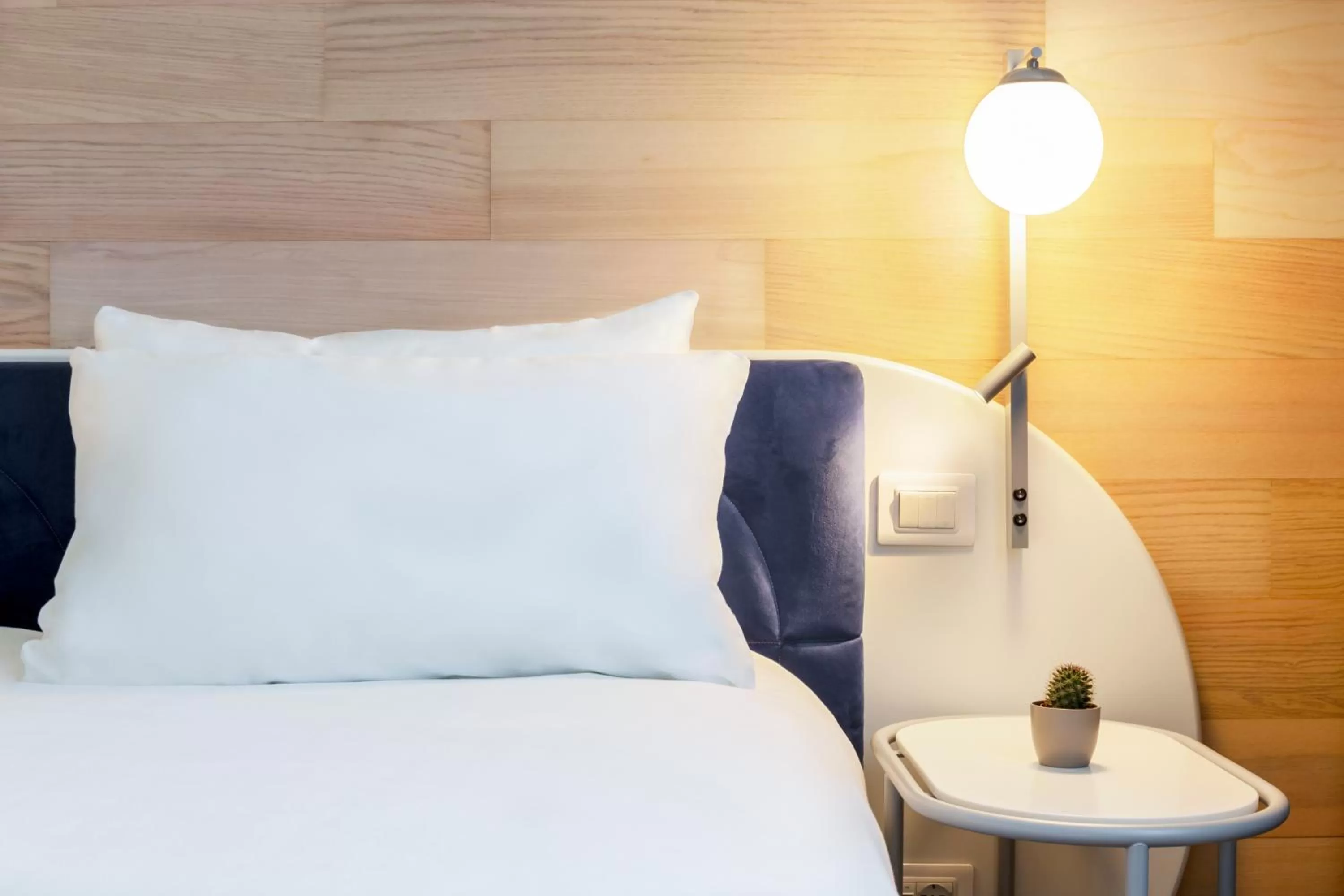 Bedroom, Bed in voco Milan-Fiere by IHG