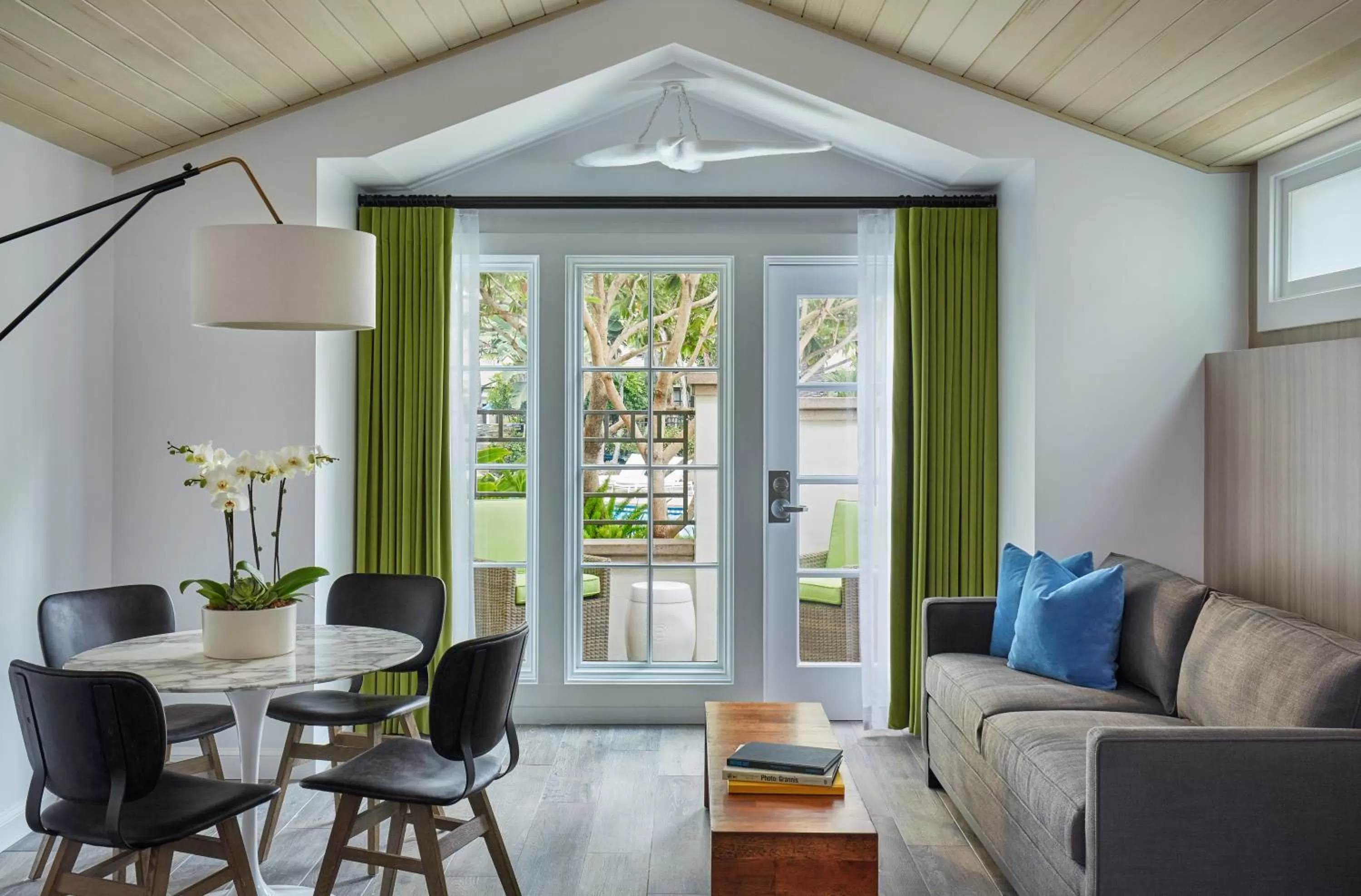 Seating area in Fairmont Miramar Hotel & Bungalows