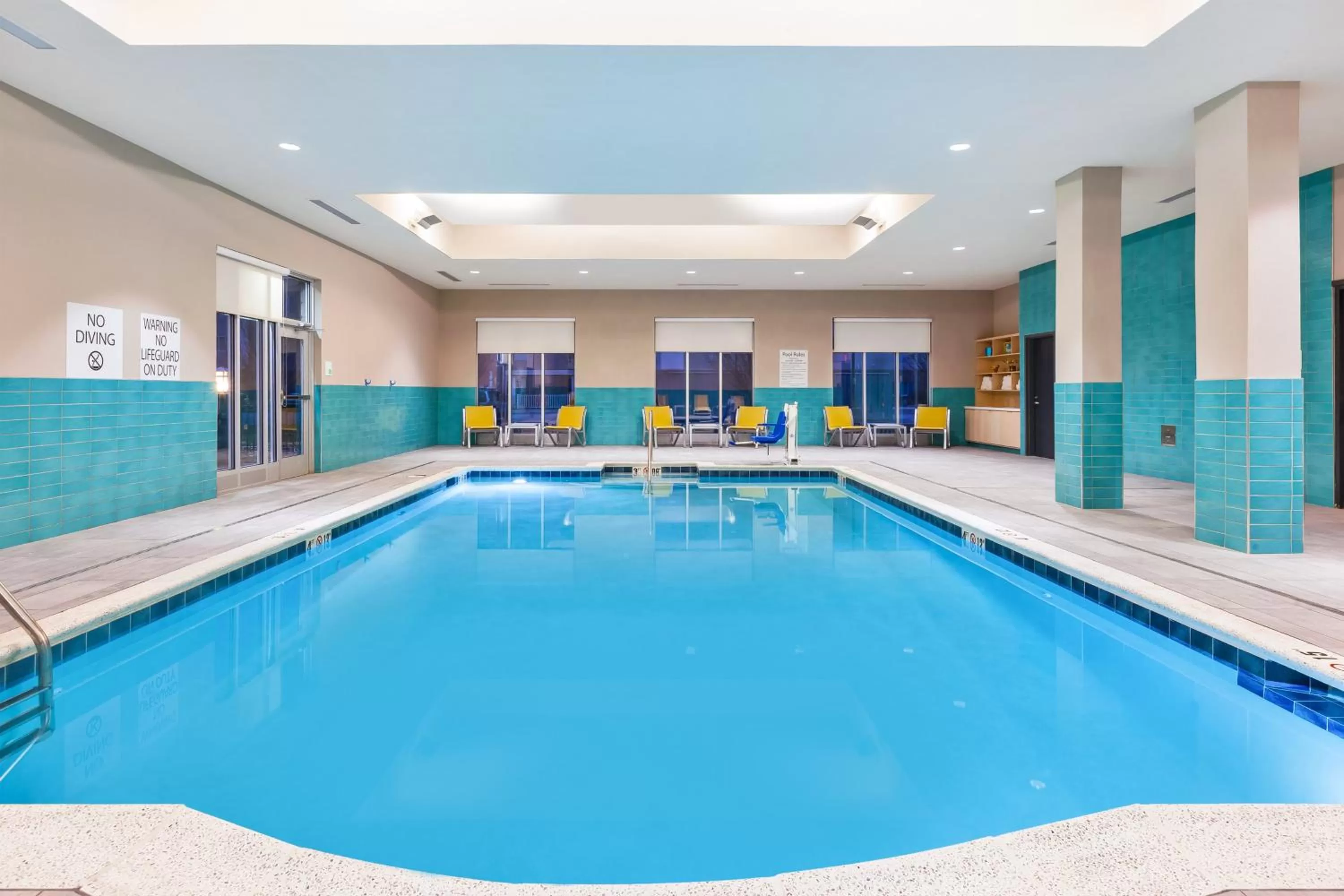 Swimming pool in Holiday Inn & Suites - Toledo Southwest - Perrysburg by IHG