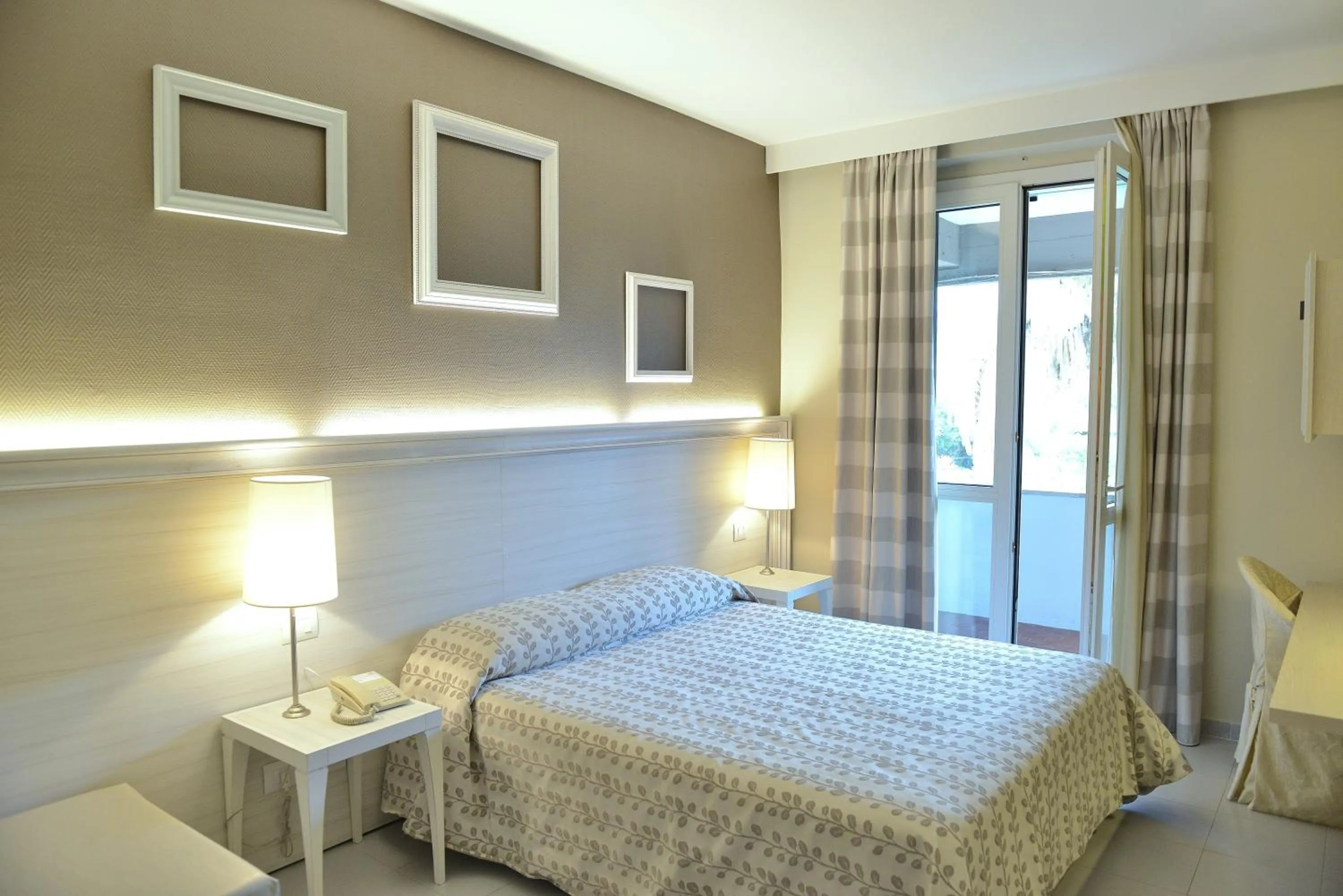 Bedroom, Bed in Hotel Degli Ulivi