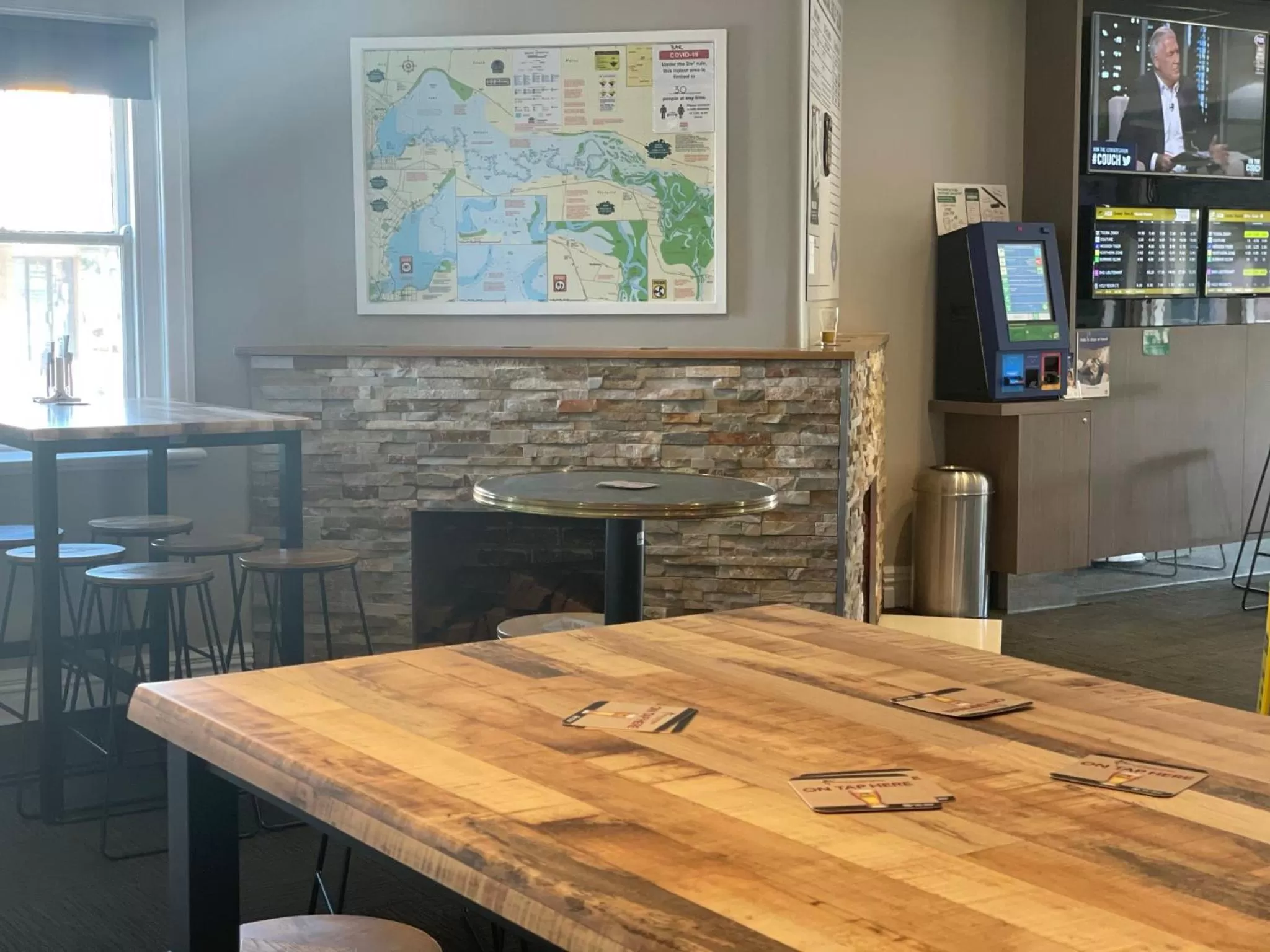 TV and multimedia, Dining Area in Lake Mulwala Hotel