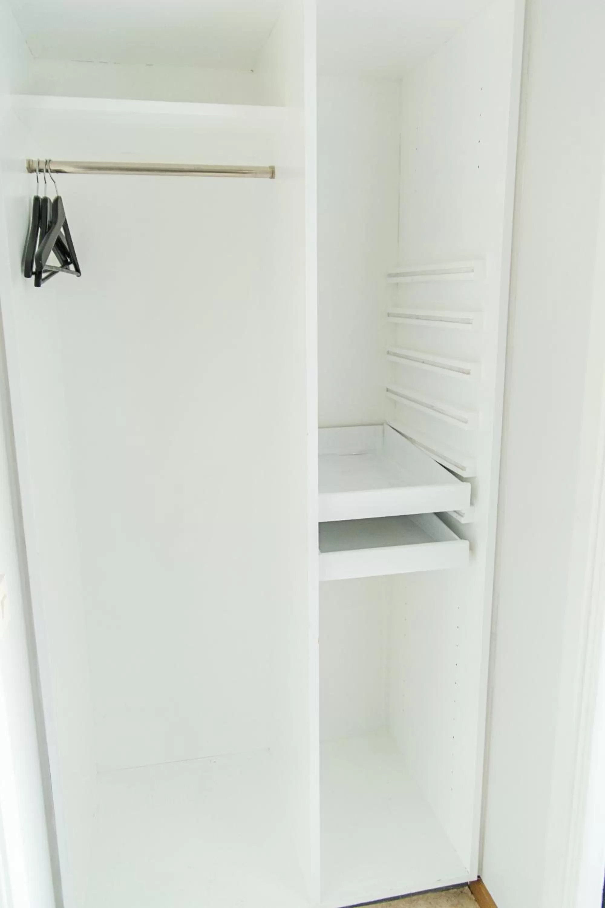 Economy Twin Room with Shared Bathroom in SPiS Hotel & Hostel