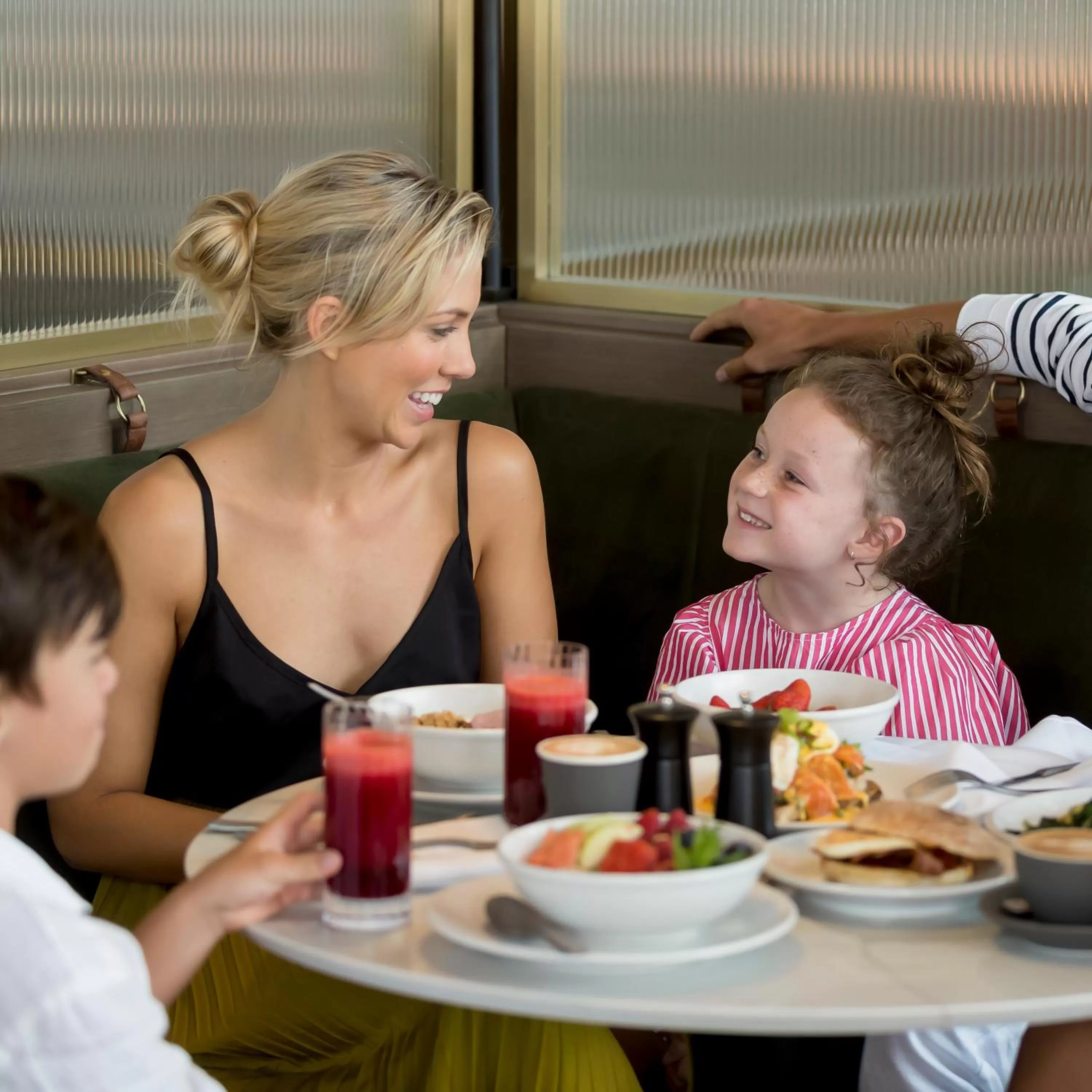 Breakfast in The William Inglis Mgallery