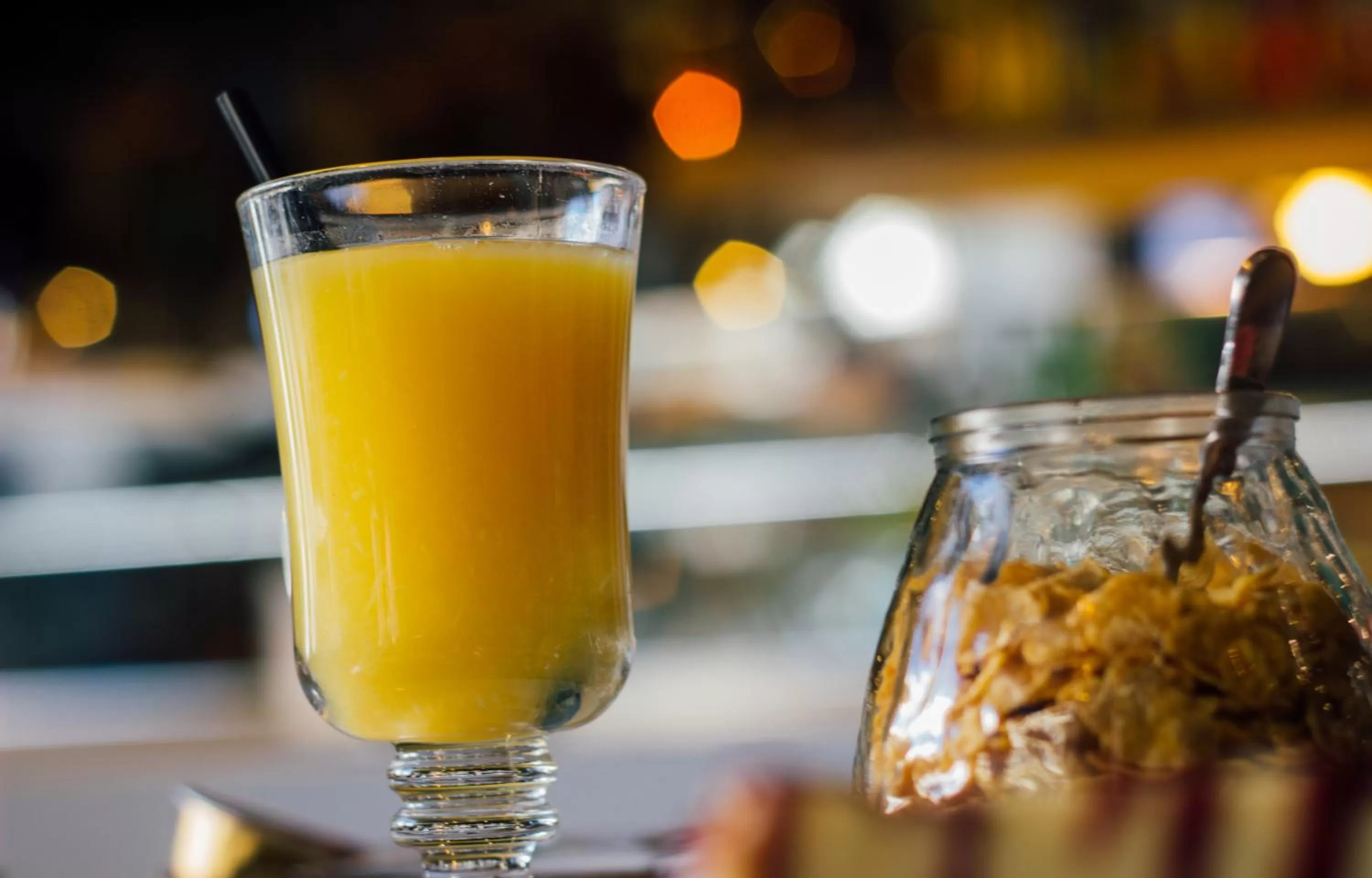 Breakfast in Bird House