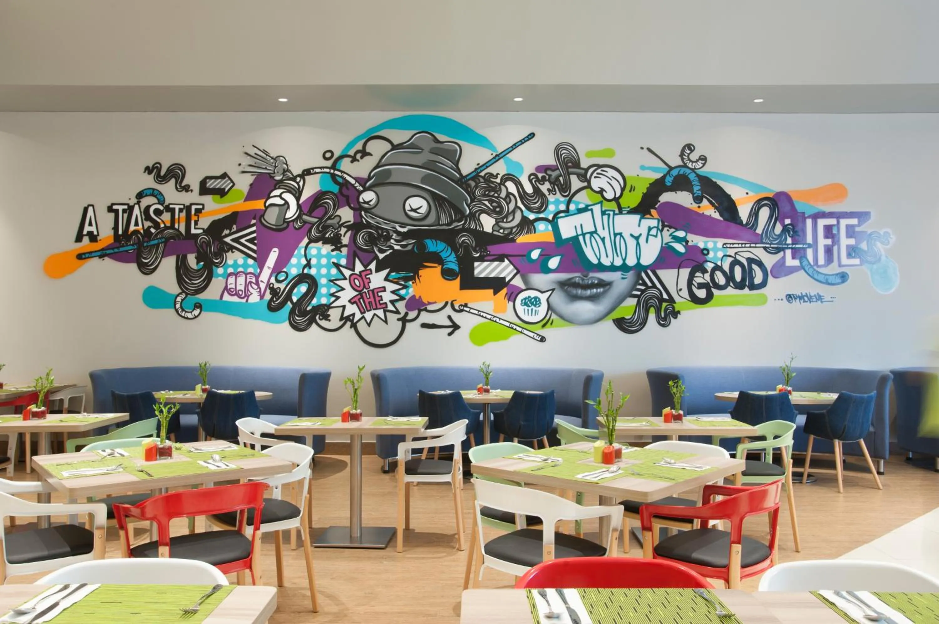 Restaurant/places to eat in Ibis Styles Jakarta Mangga Dua Square