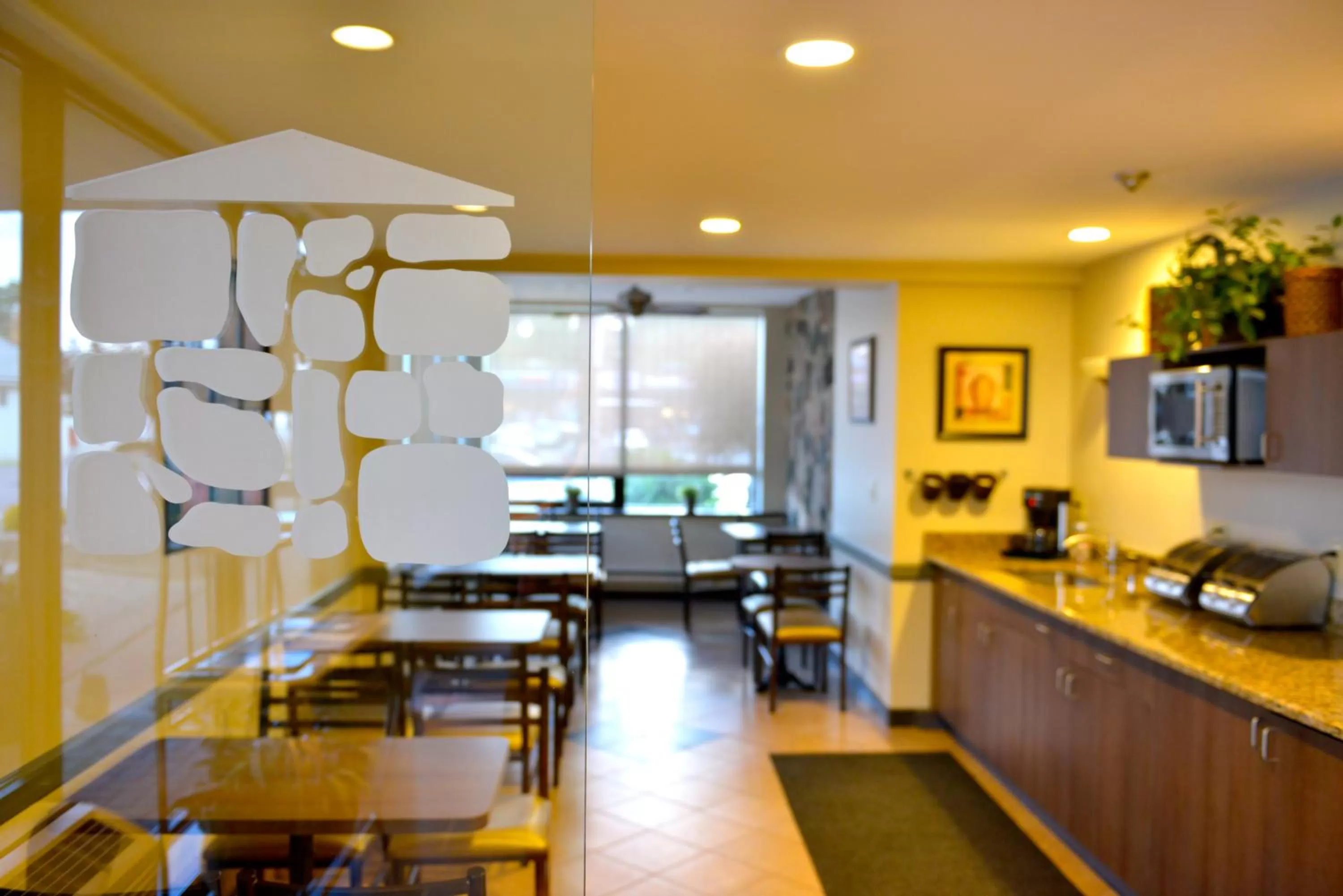 Restaurant/Places to Eat in Stonecroft Inn