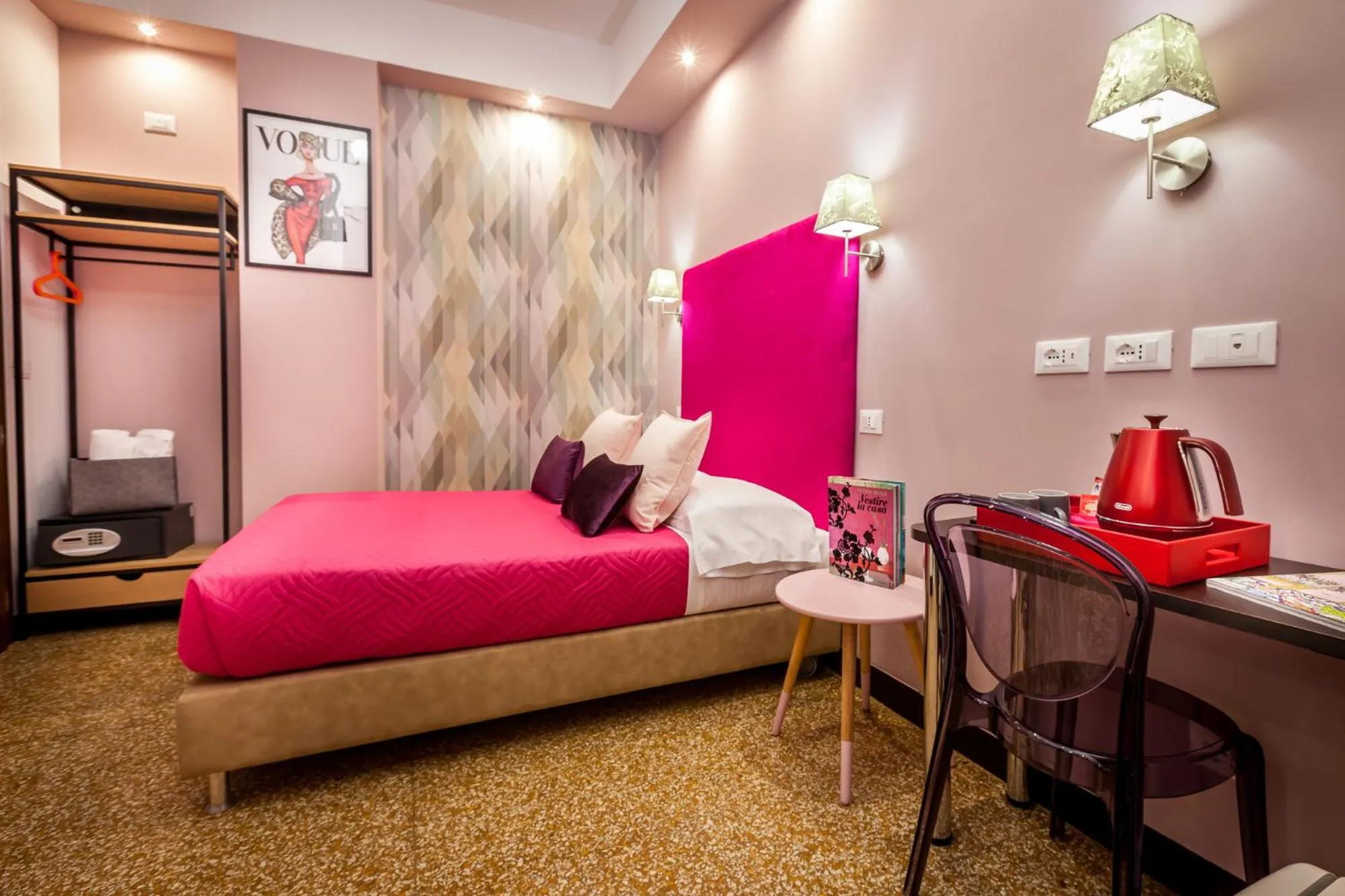 Bedroom, Bed in Hotel Bologna