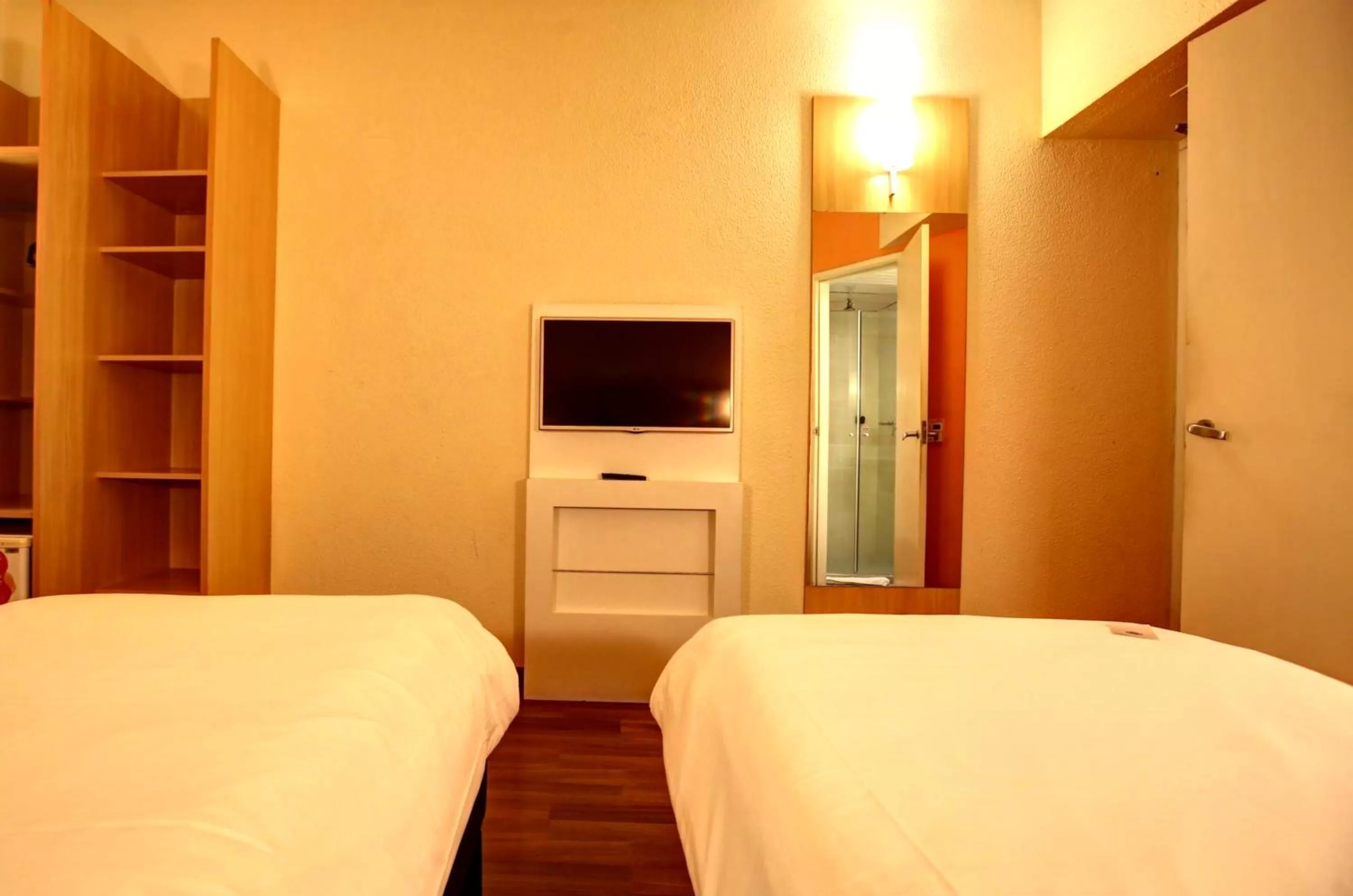 Bed in ibis Vitoria Praia do Canto