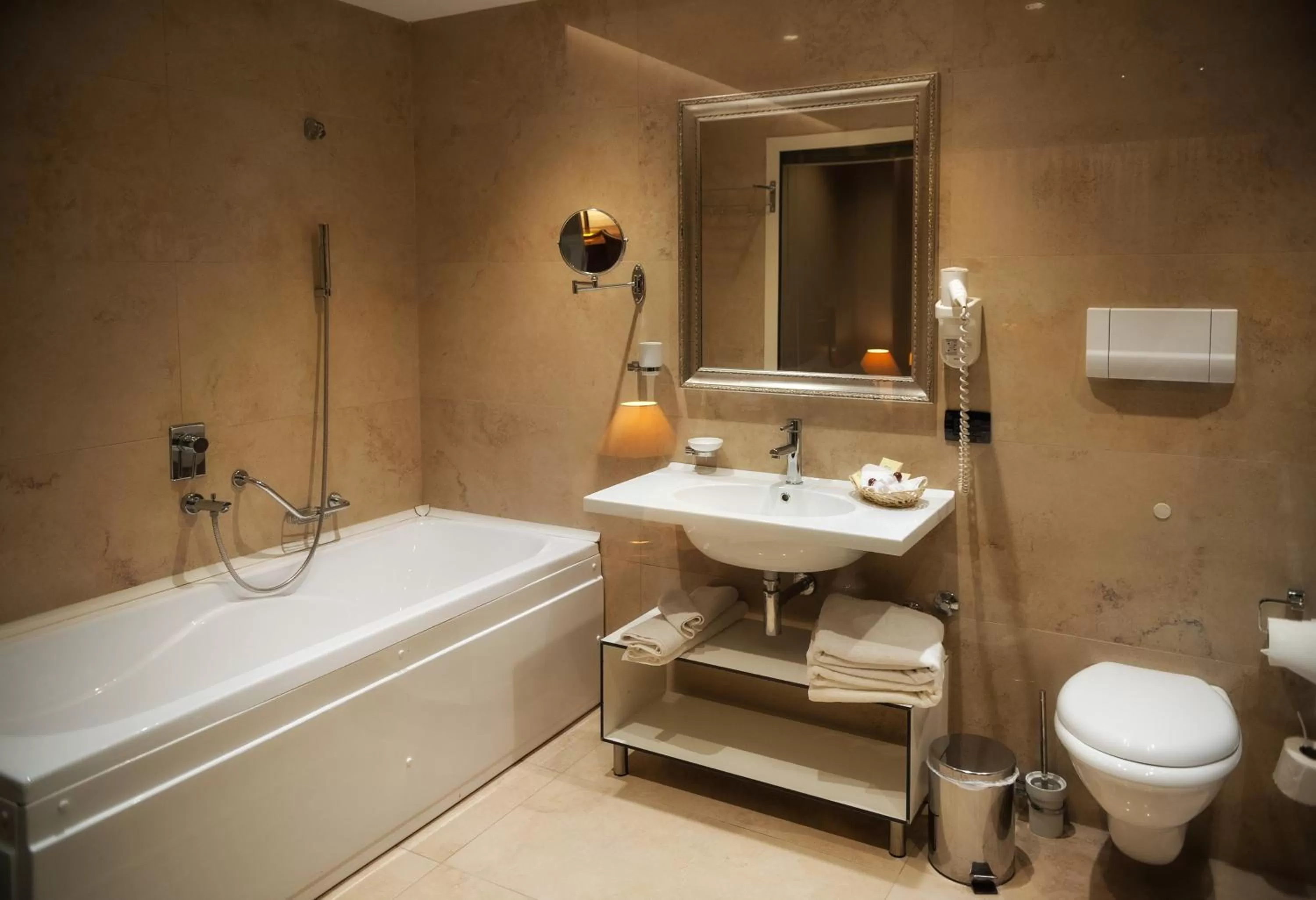 Bathroom in Mondial Hotel