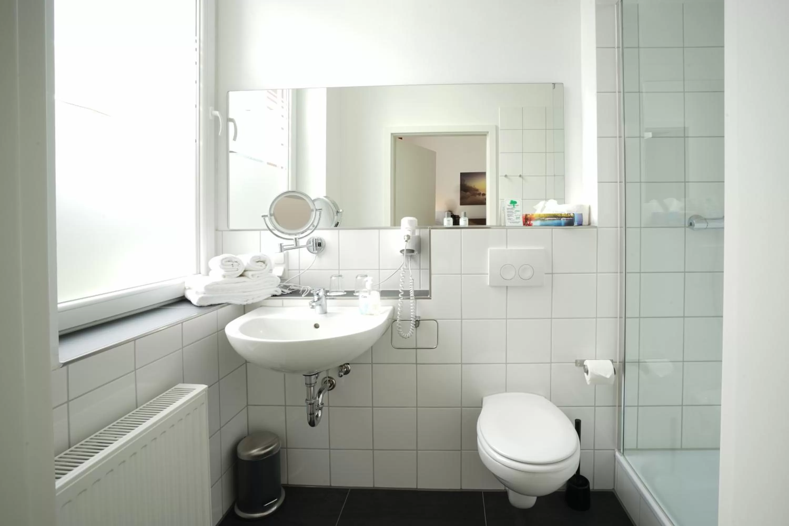Bathroom in Ruhr Inn Hotel